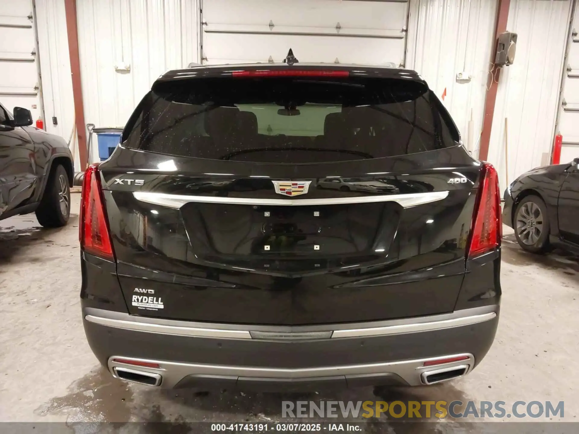 17 Photograph of a damaged car 1GYKNDRS9LZ197122 CADILLAC XT5 2020
