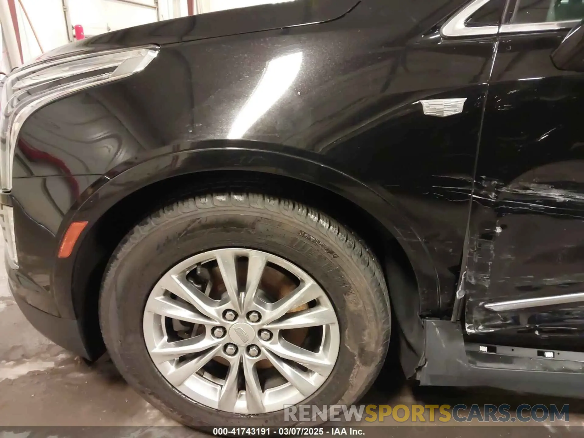 19 Photograph of a damaged car 1GYKNDRS9LZ197122 CADILLAC XT5 2020