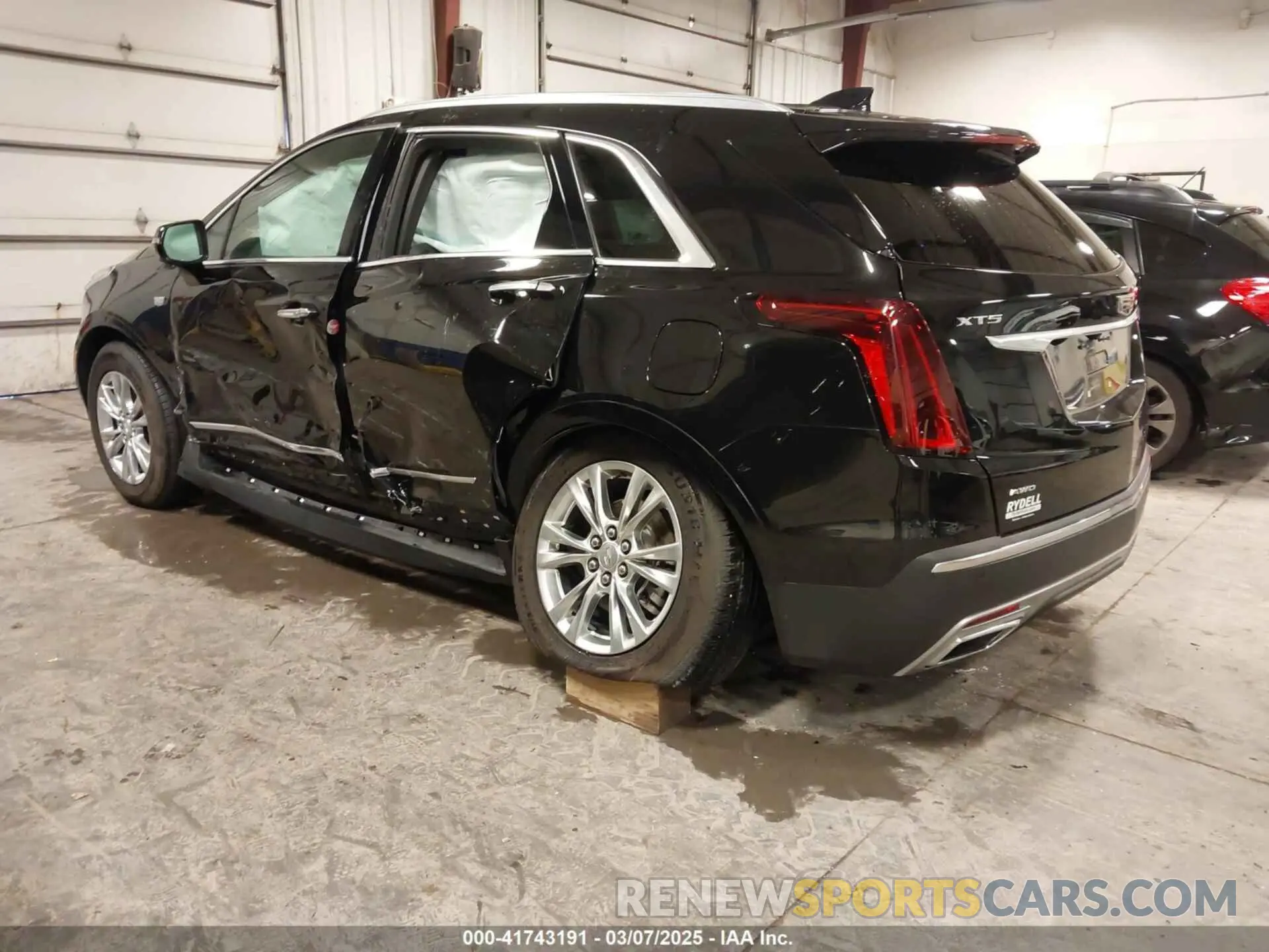 3 Photograph of a damaged car 1GYKNDRS9LZ197122 CADILLAC XT5 2020