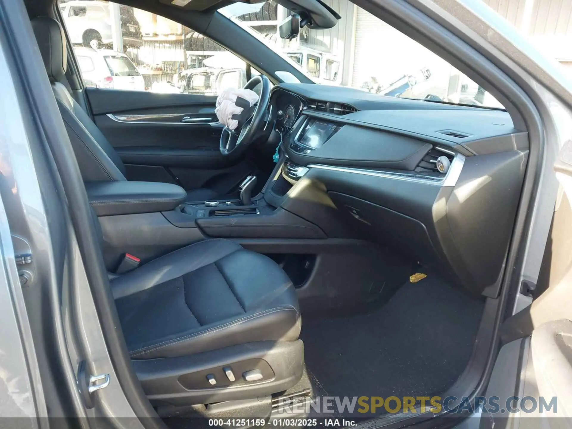 5 Photograph of a damaged car 1GYKNGRS6LZ147506 CADILLAC XT5 2020