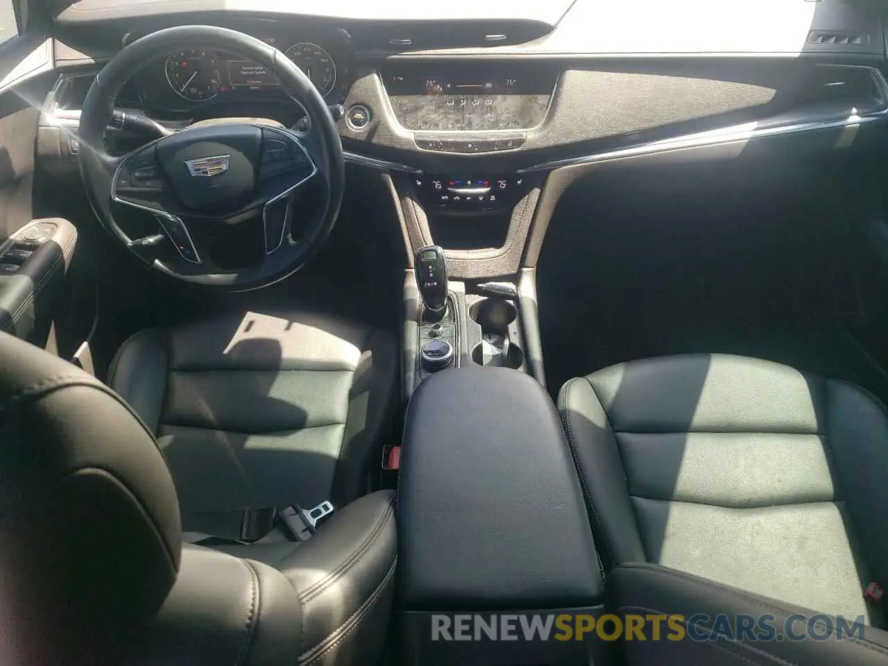 8 Фотография поврежденного автомобиля 1GYKNAR45MZ112407 CADILLAC XT5 2021