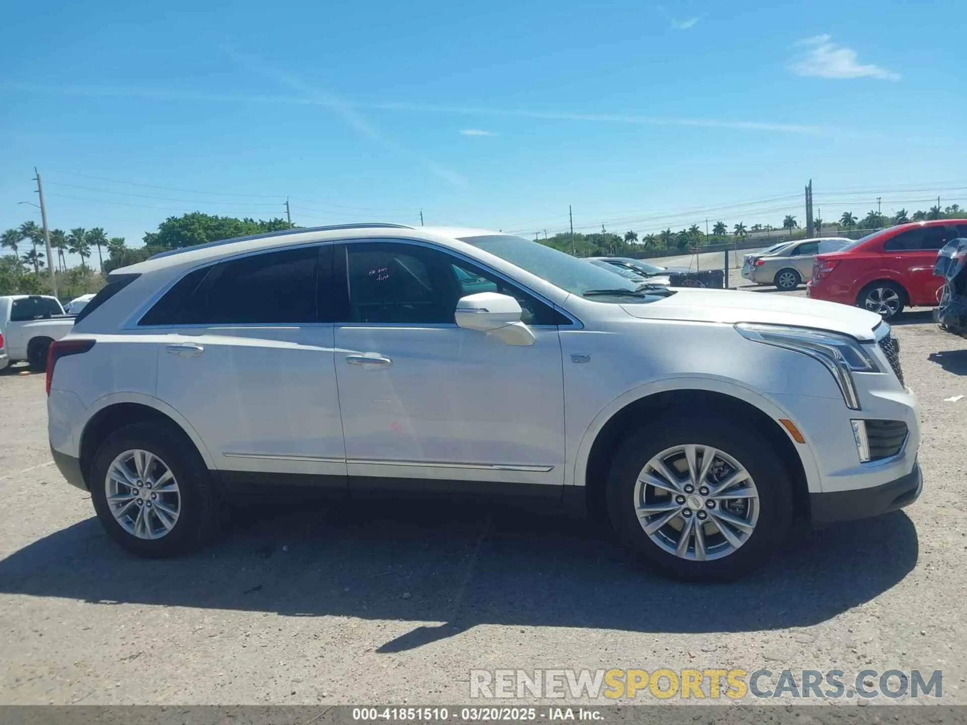 14 Photograph of a damaged car 1GYKNAR48MZ149757 CADILLAC XT5 2021