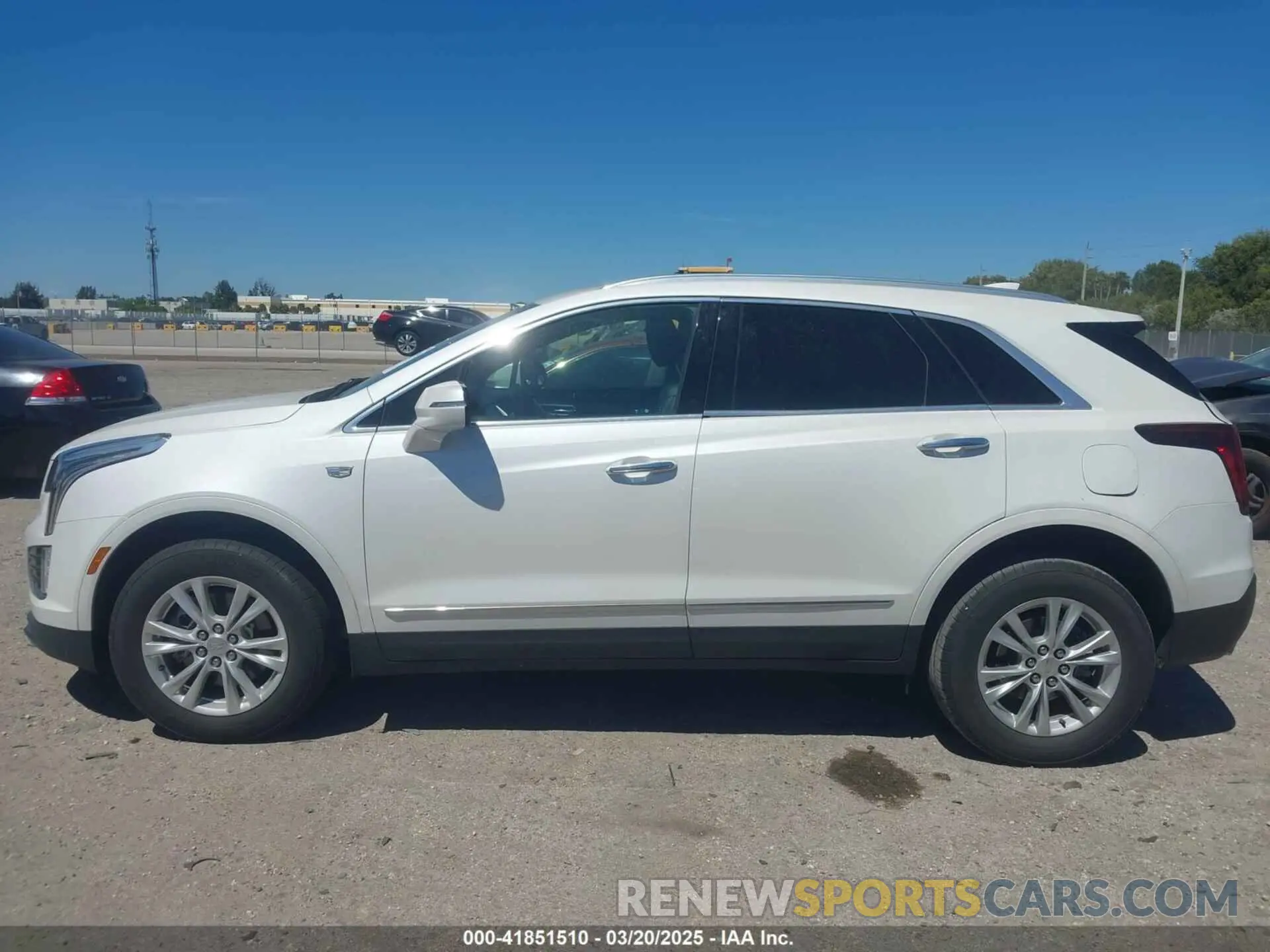 15 Photograph of a damaged car 1GYKNAR48MZ149757 CADILLAC XT5 2021