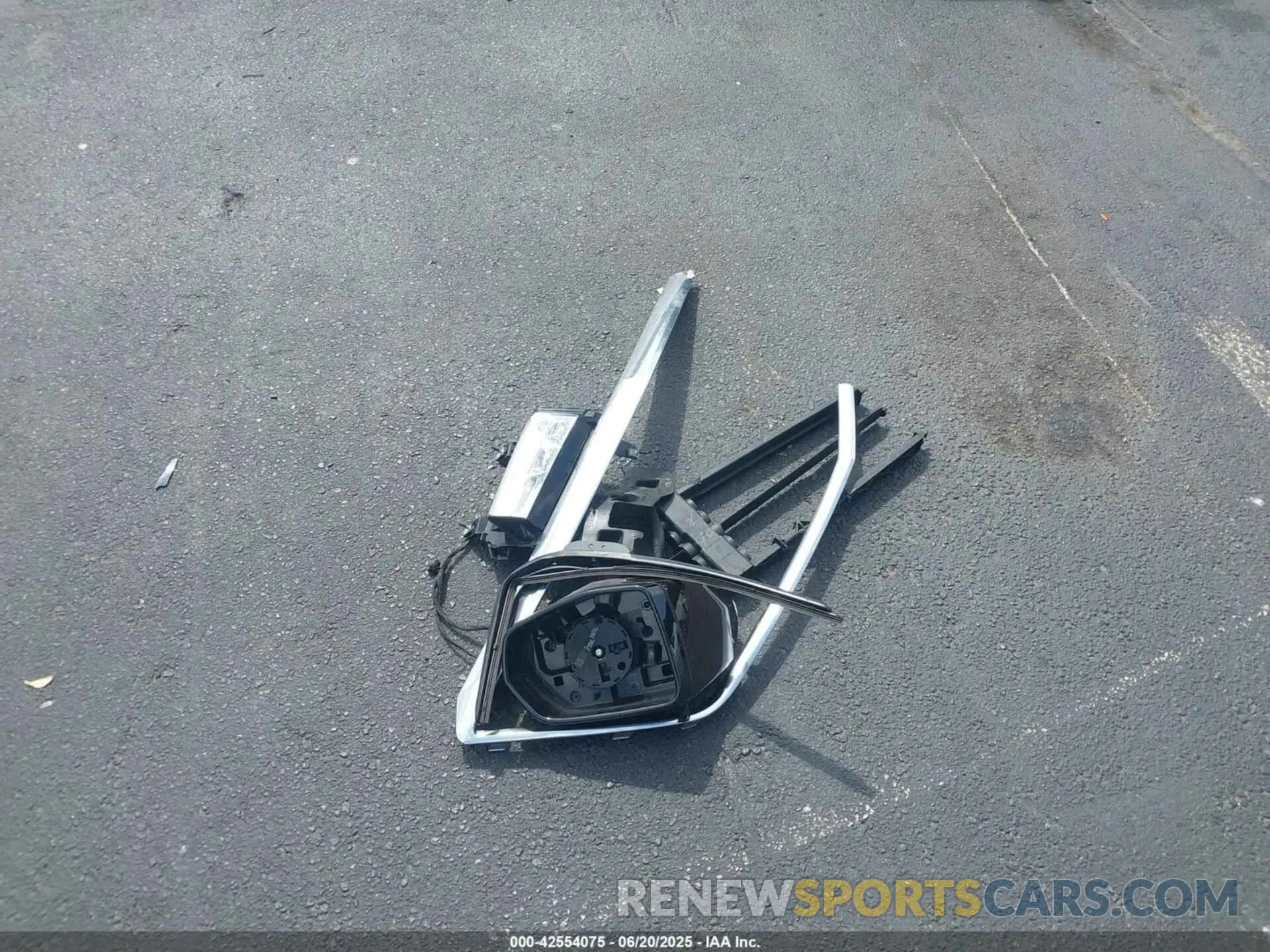 12 Photograph of a damaged car 1GYKNAR4XMZ118140 CADILLAC XT5 2021