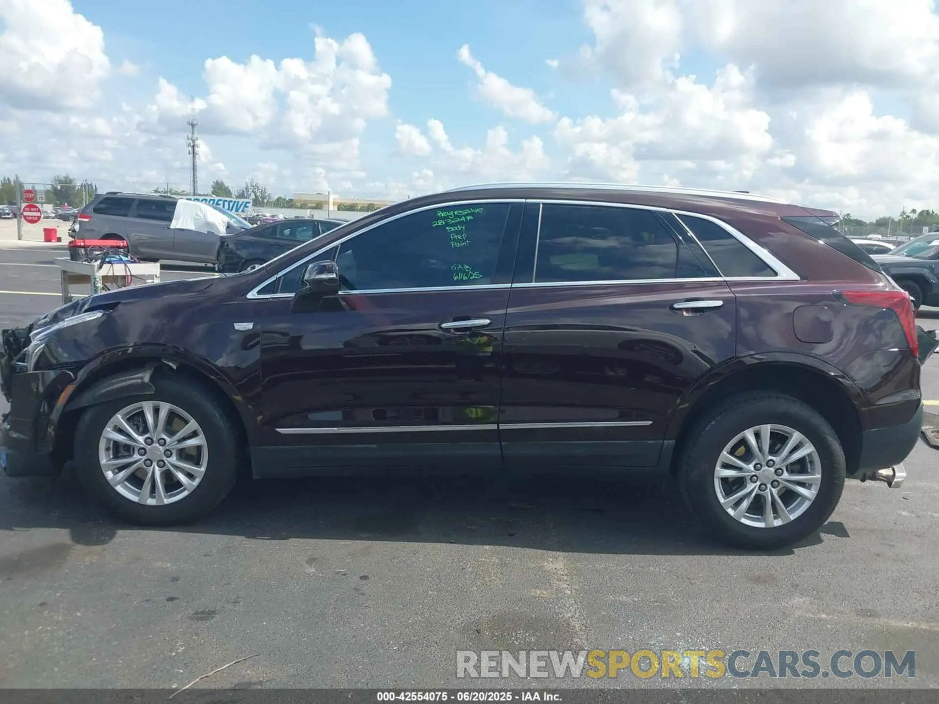 15 Photograph of a damaged car 1GYKNAR4XMZ118140 CADILLAC XT5 2021