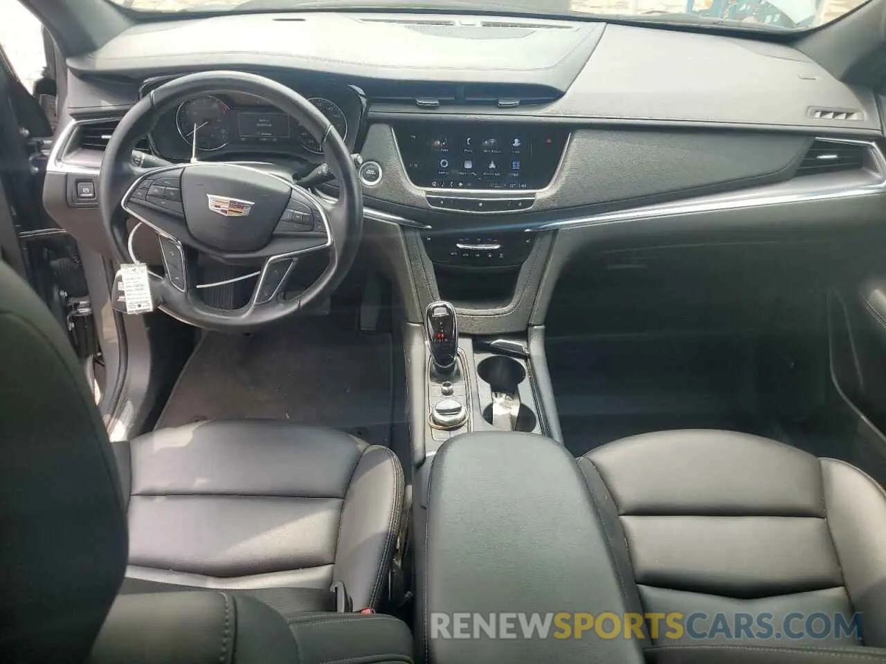 8 Фотография поврежденного автомобиля 1GYKNBR49MZ221393 CADILLAC XT5 2021