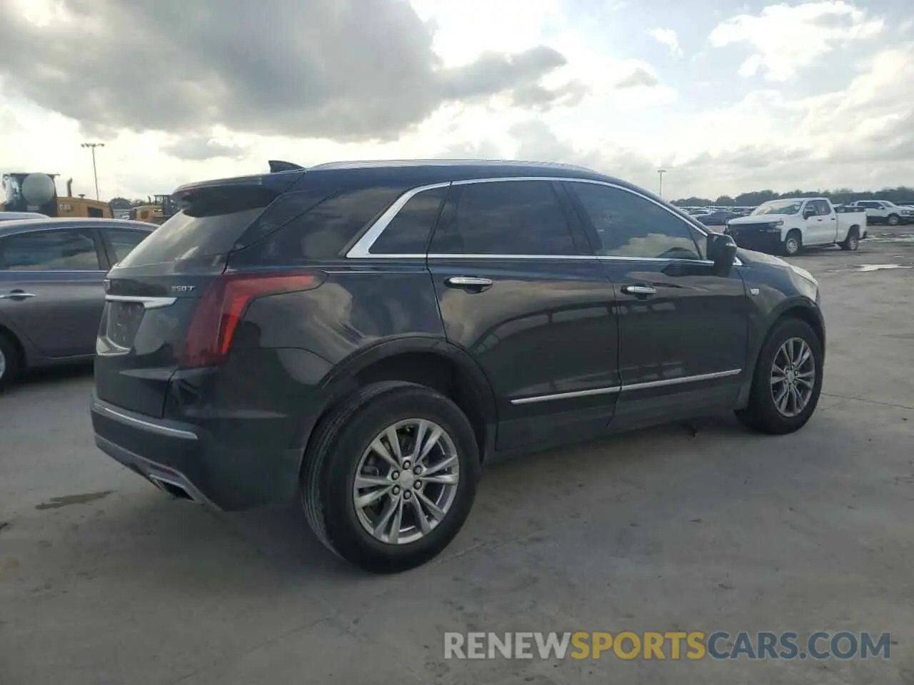 3 Фотография поврежденного автомобиля 1GYKNCR41MZ174477 CADILLAC XT5 2021