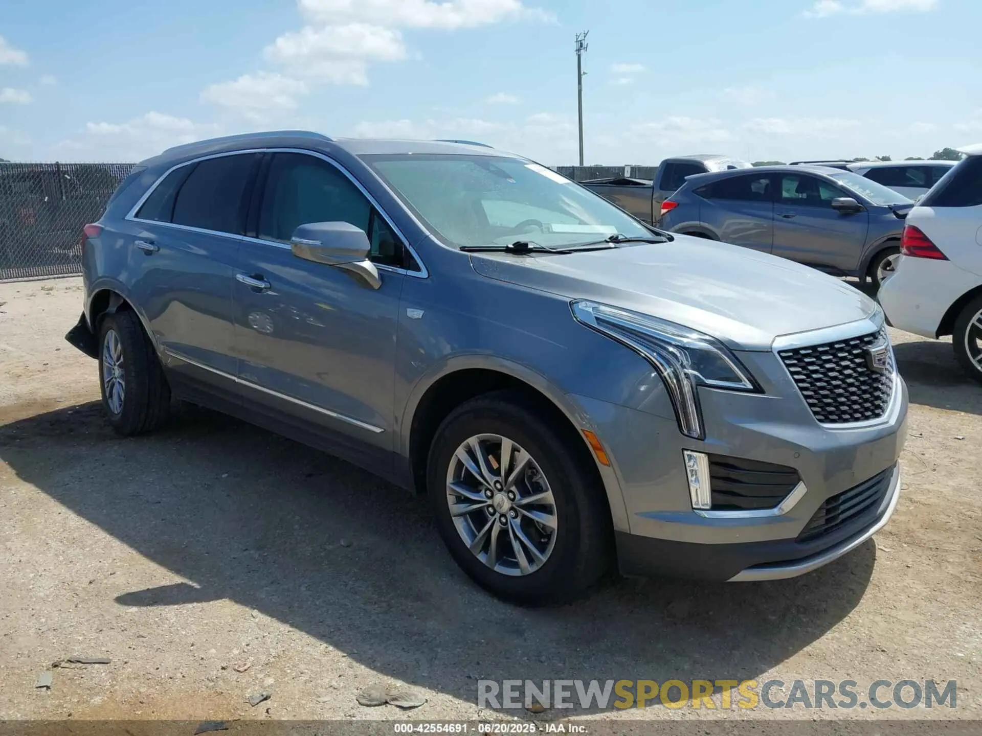 1 Фотография поврежденного автомобиля 1GYKNCR46MZ174474 CADILLAC XT5 2021