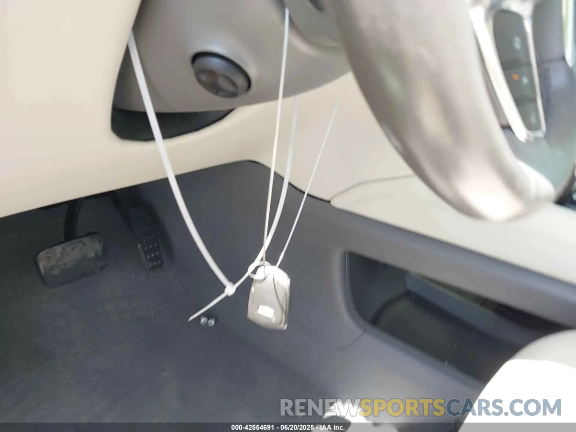 11 Фотография поврежденного автомобиля 1GYKNCR46MZ174474 CADILLAC XT5 2021