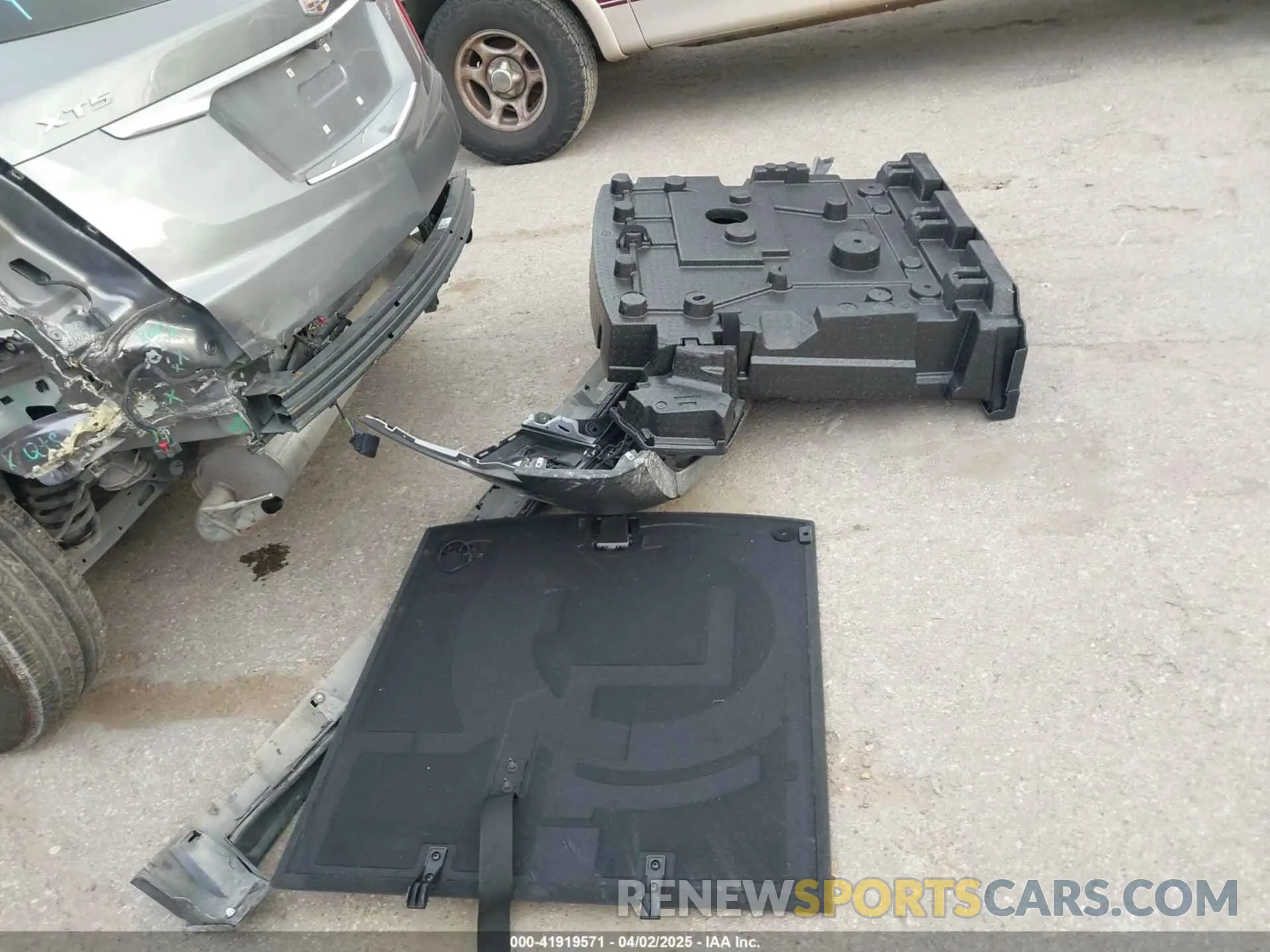 12 Photograph of a damaged car 1GYKNCRS5MZ128908 CADILLAC XT5 2021
