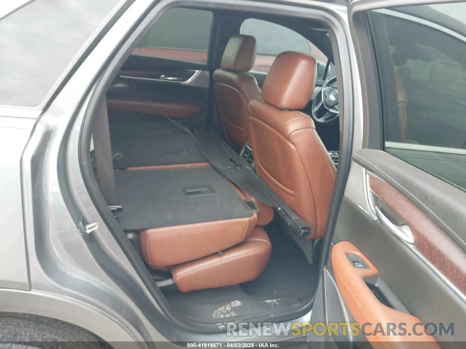 8 Photograph of a damaged car 1GYKNCRS5MZ128908 CADILLAC XT5 2021
