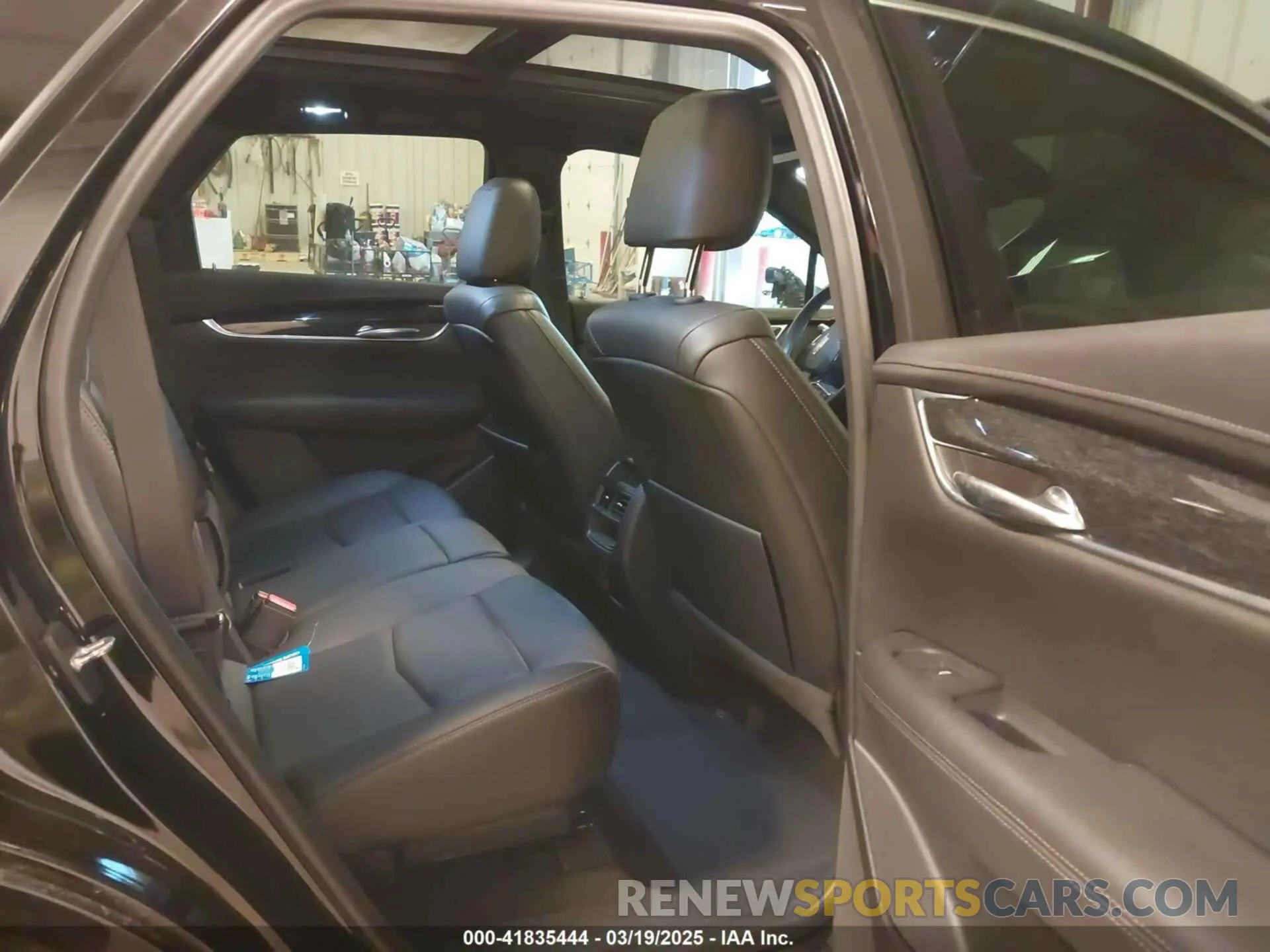 8 Фотография поврежденного автомобиля 1GYKNDR41MZ129884 CADILLAC XT5 2021