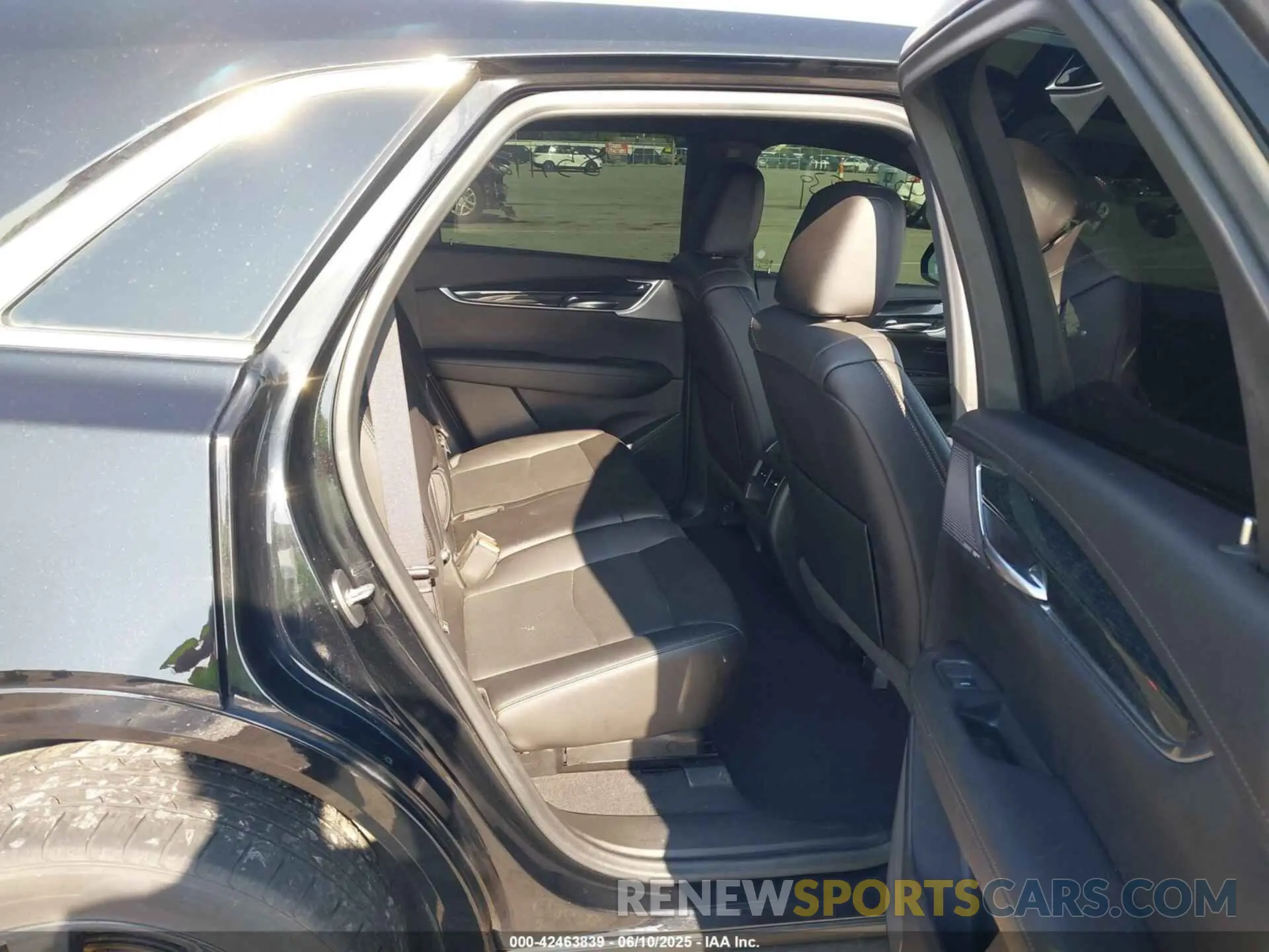 8 Photograph of a damaged car 1GYKNDRS3MZ104502 CADILLAC XT5 2021