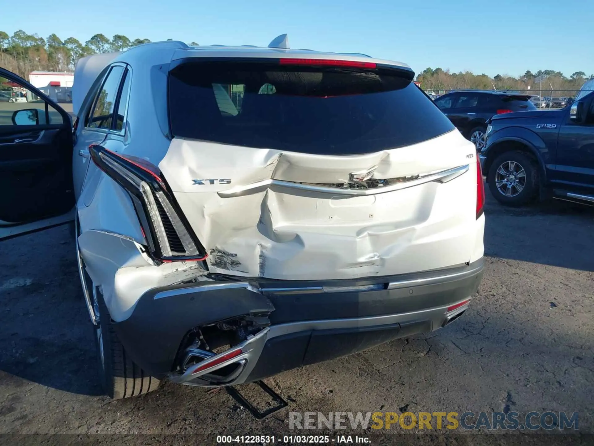 6 Photograph of a damaged car 1GYKNDRS3MZ115273 CADILLAC XT5 2021