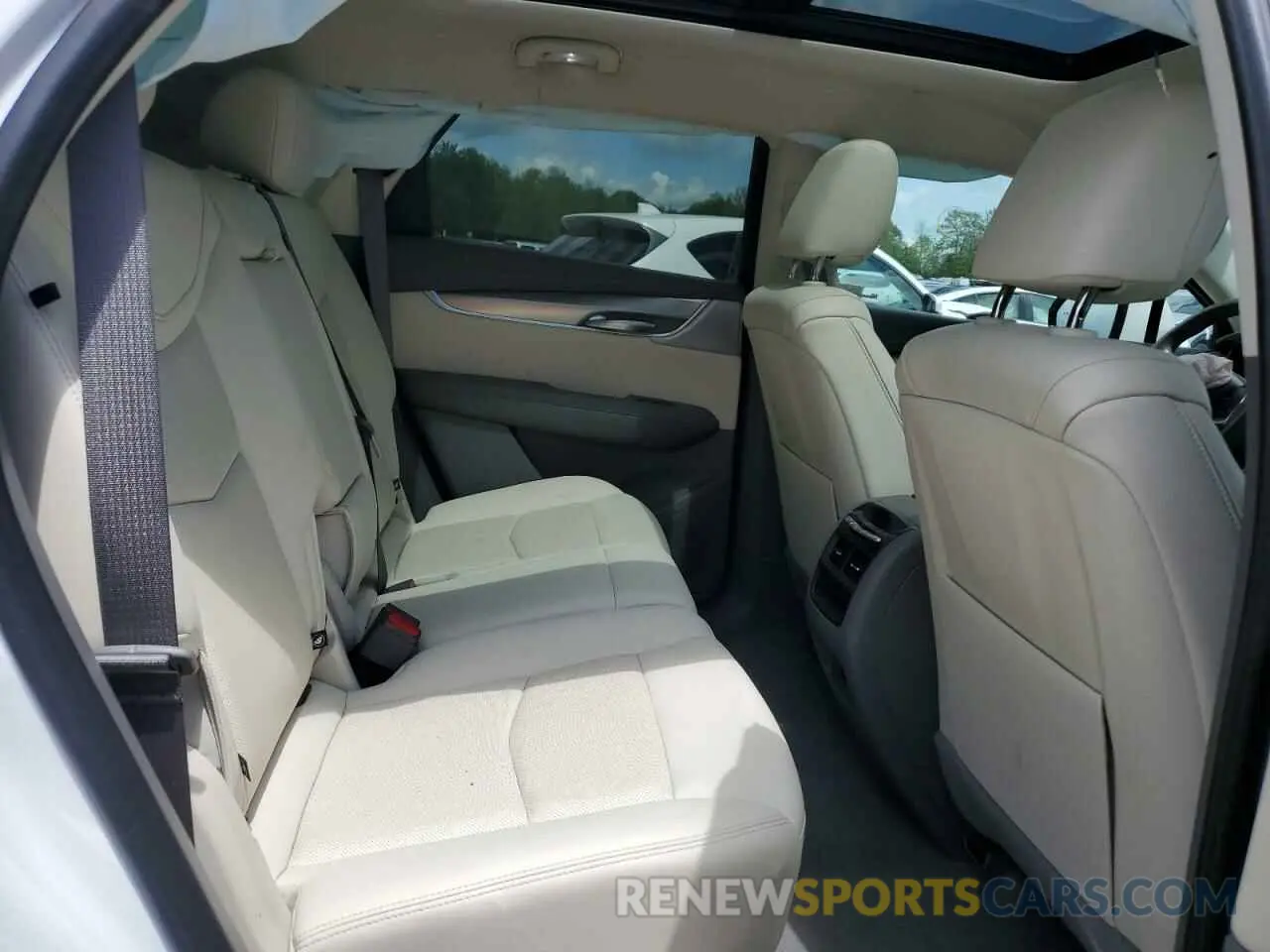 11 Photograph of a damaged car 1GYKNDRS4MZ123320 CADILLAC XT5 2021