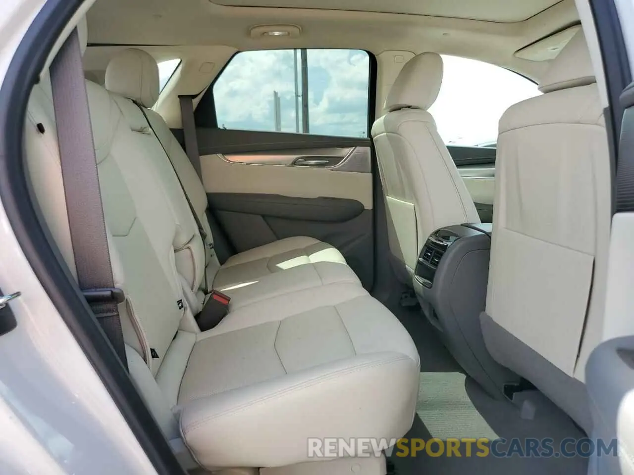 11 Фотография поврежденного автомобиля 1GYKNDRS4MZ168399 CADILLAC XT5 2021
