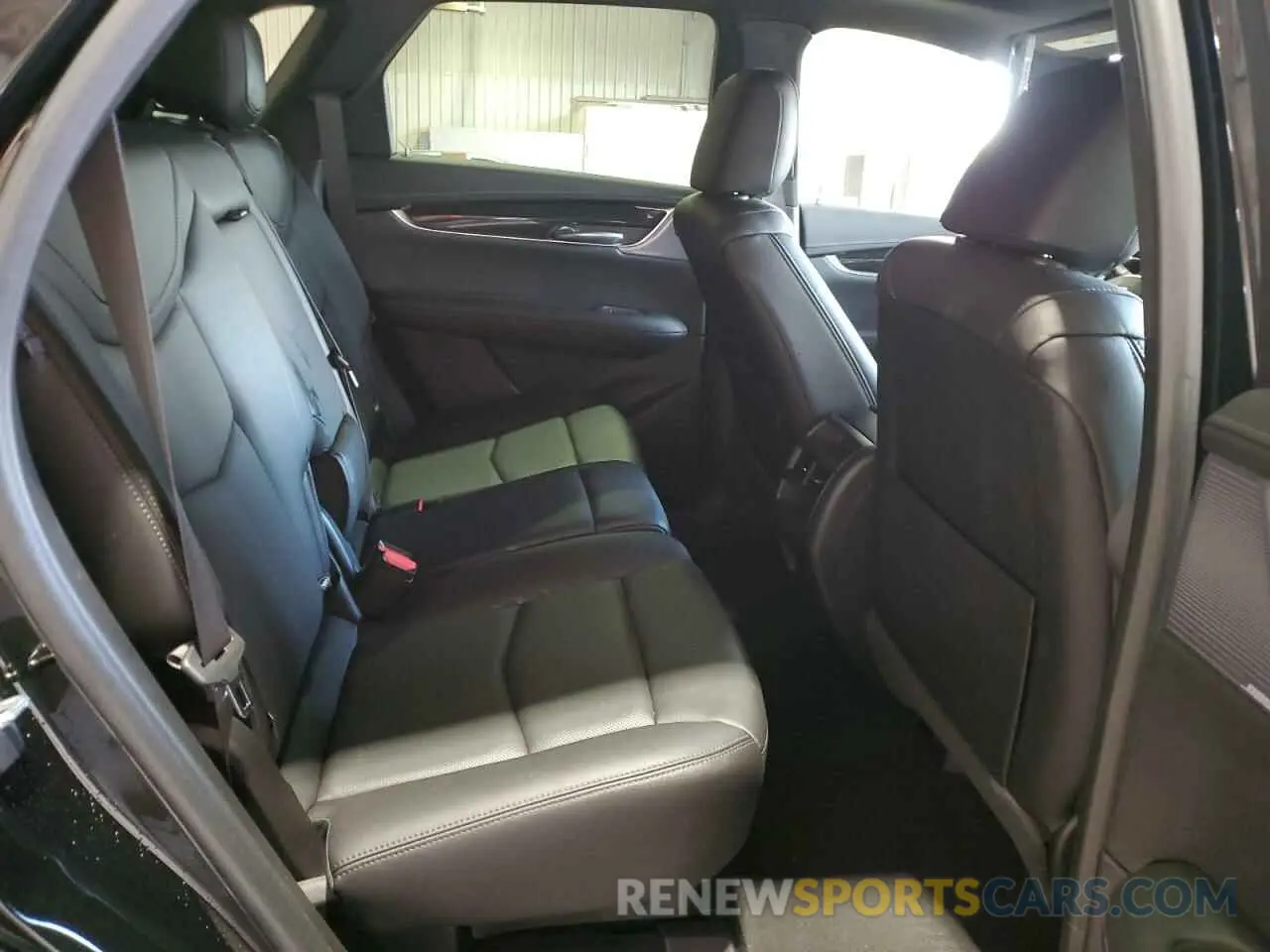 11 Photograph of a damaged car 1GYKNDRS6MZ137347 CADILLAC XT5 2021