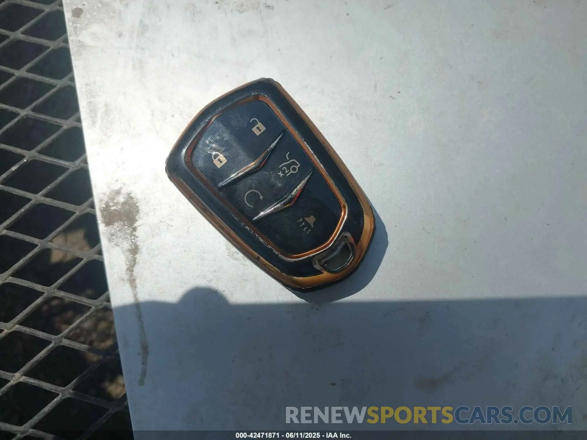 11 Photograph of a damaged car 1GYKNDRS9MZ183772 CADILLAC XT5 2021