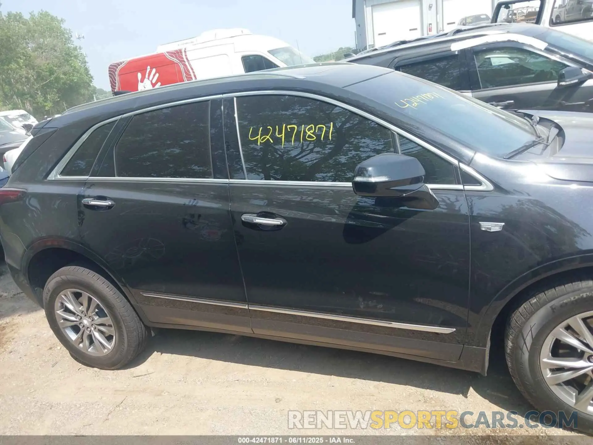 13 Photograph of a damaged car 1GYKNDRS9MZ183772 CADILLAC XT5 2021