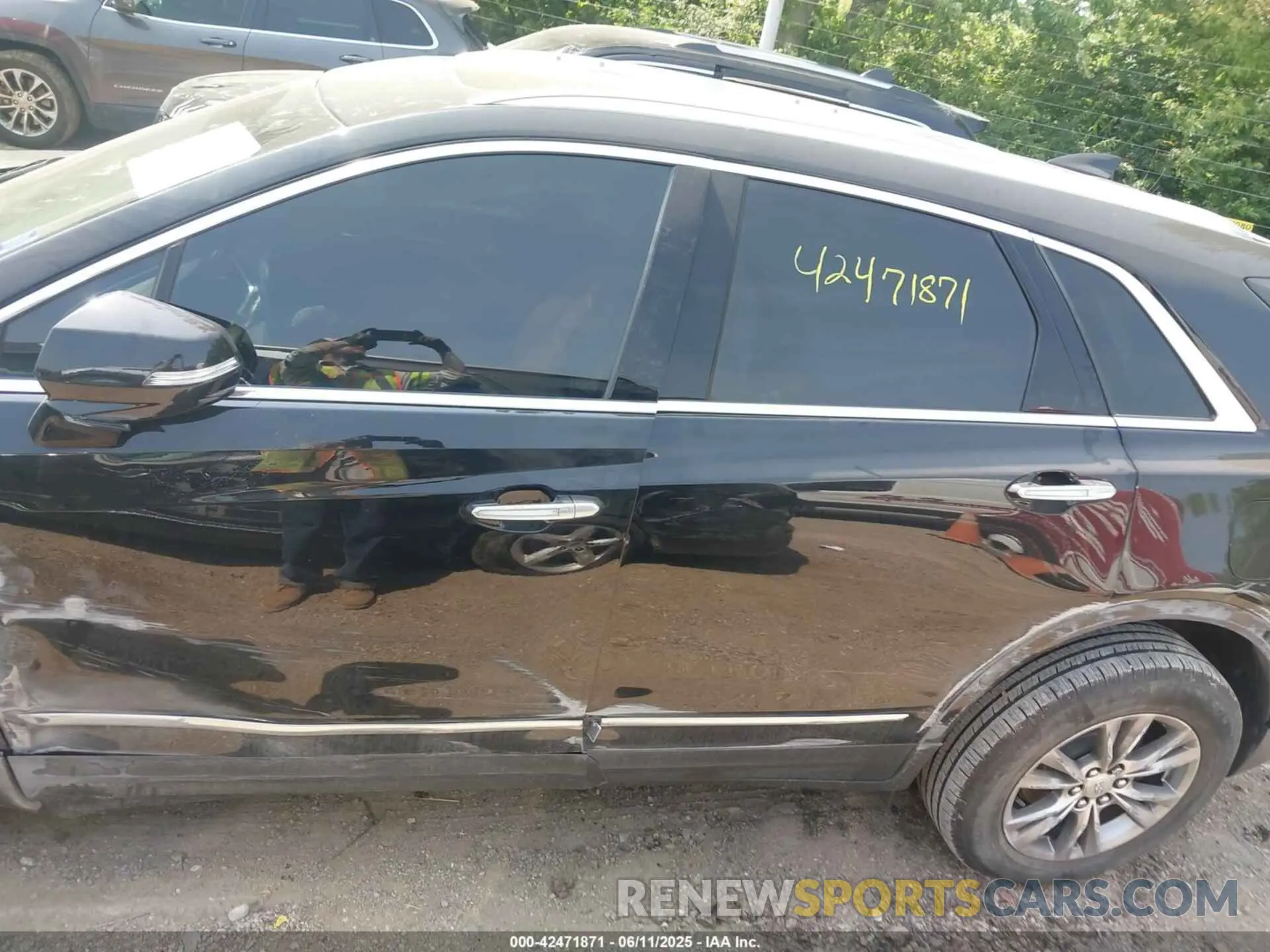 14 Photograph of a damaged car 1GYKNDRS9MZ183772 CADILLAC XT5 2021
