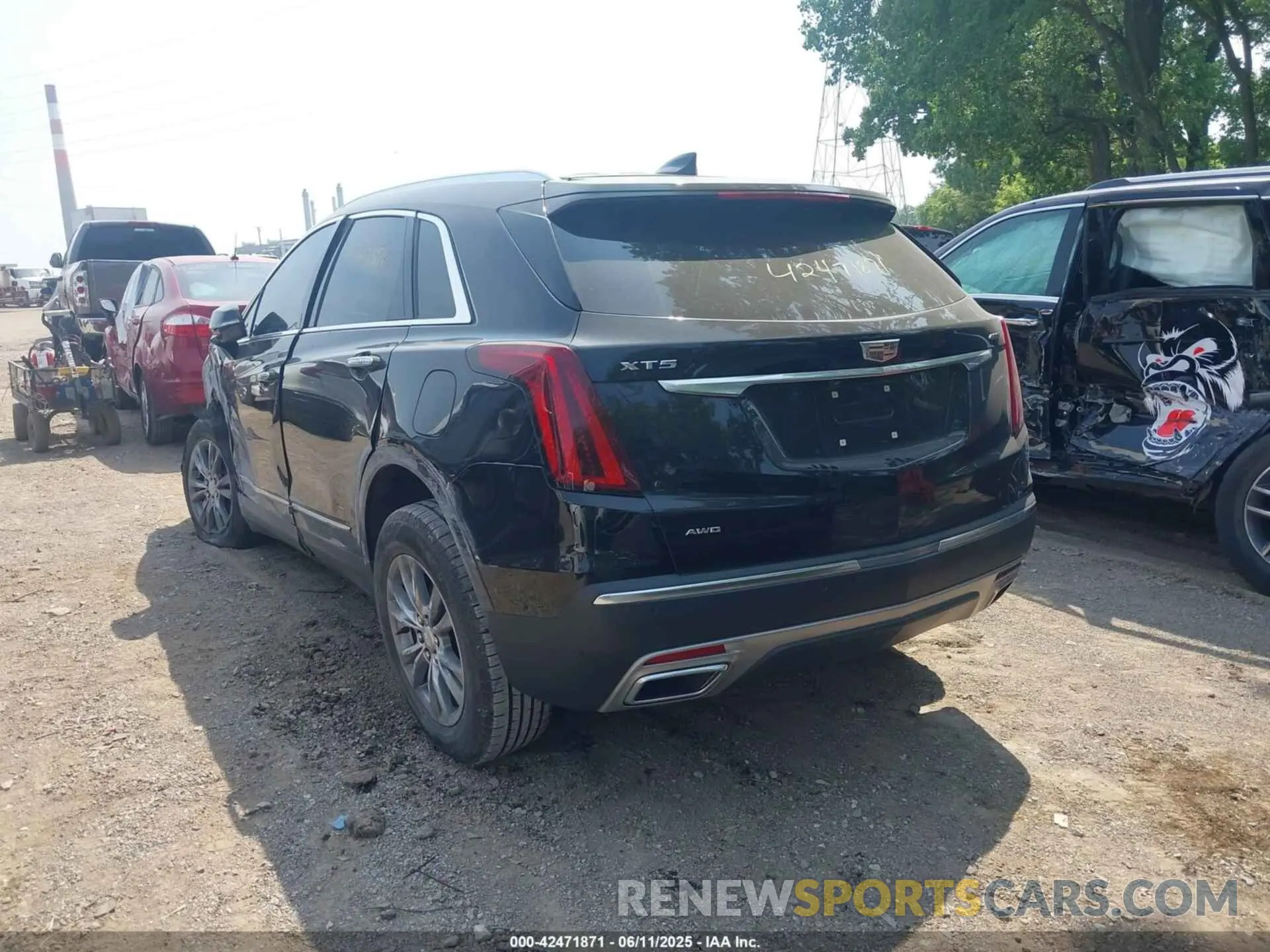 3 Photograph of a damaged car 1GYKNDRS9MZ183772 CADILLAC XT5 2021