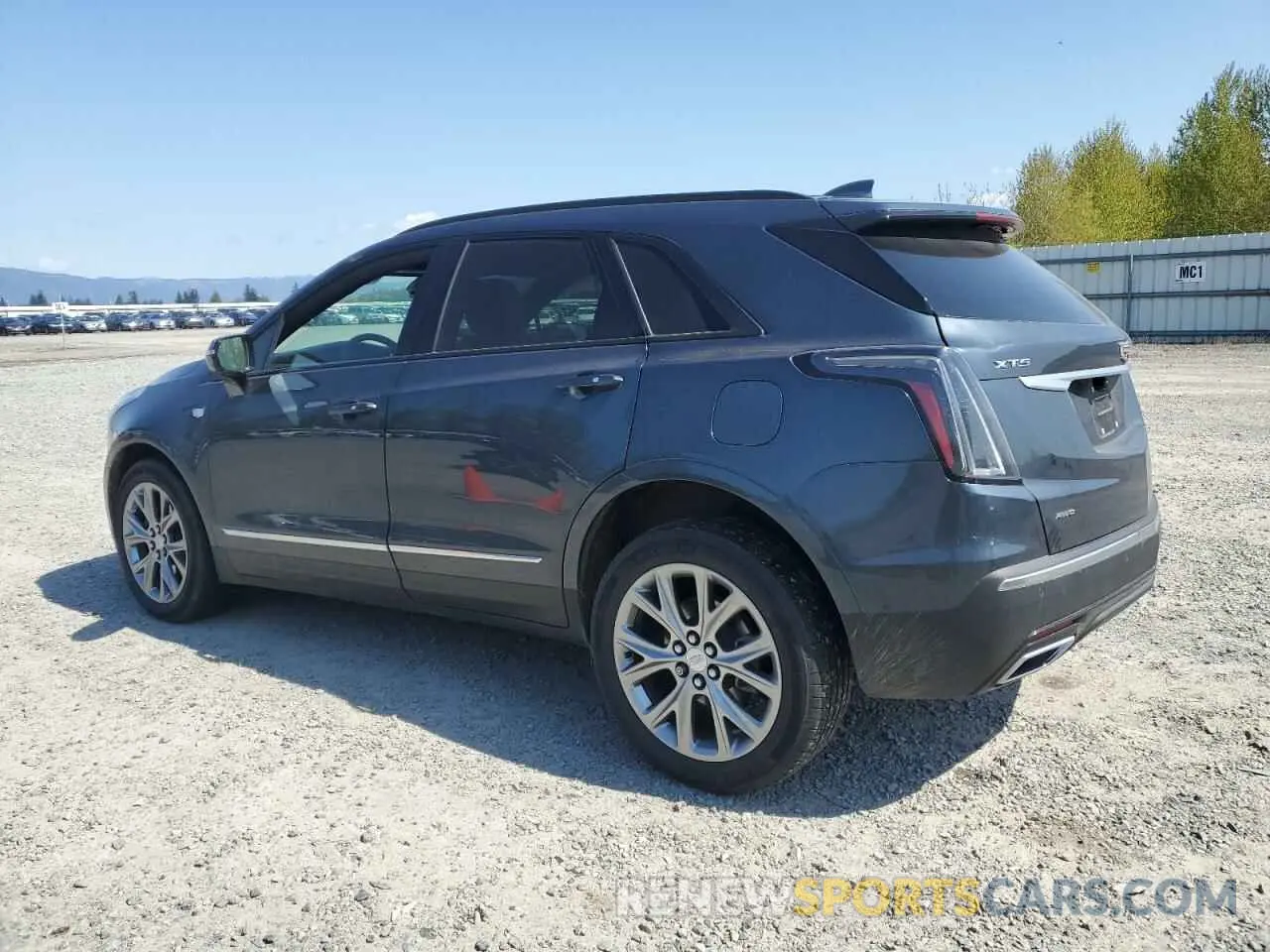 2 Photograph of a damaged car 1GYKNGRS3MZ176043 CADILLAC XT5 2021
