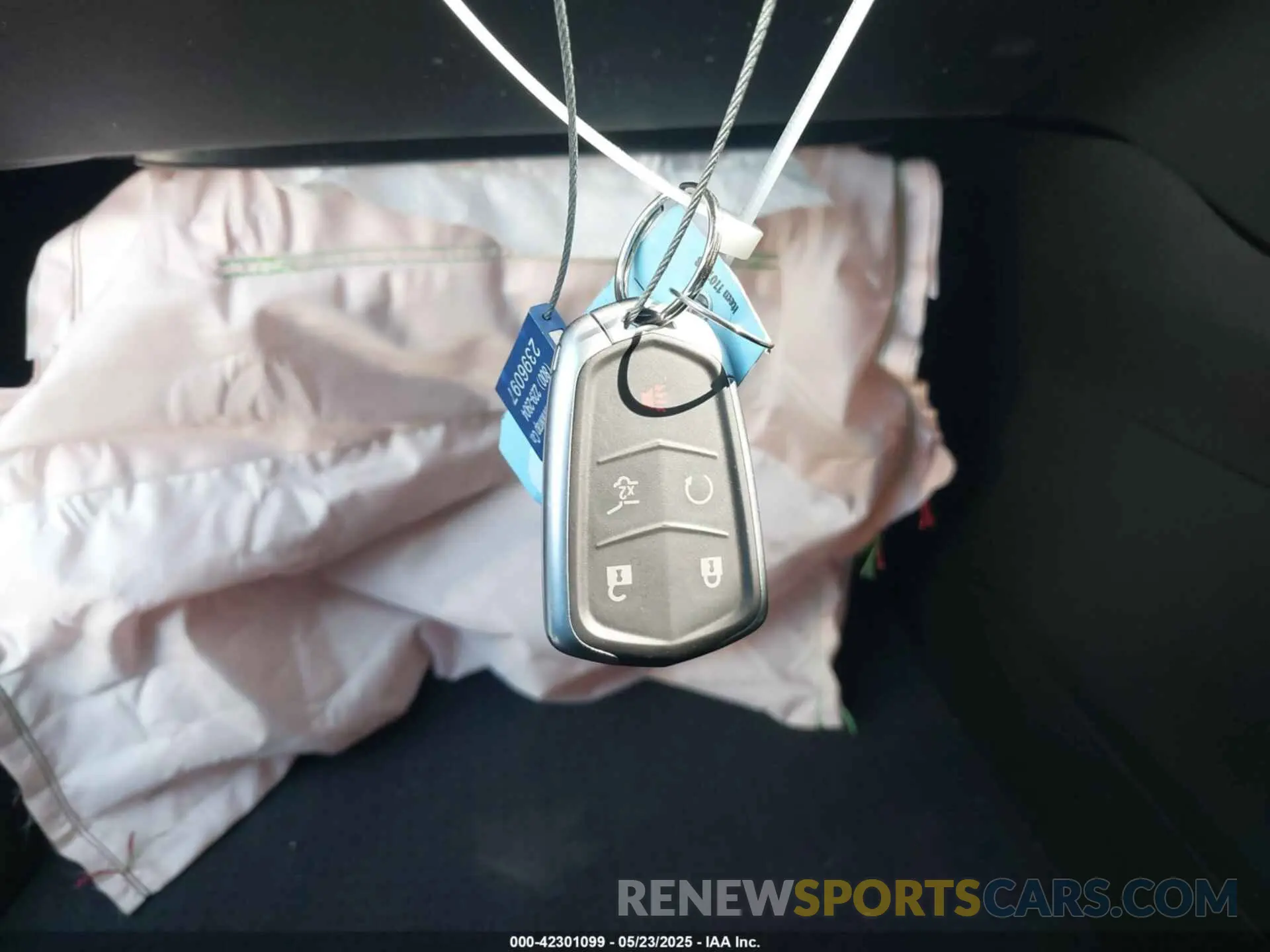11 Фотография поврежденного автомобиля 1GYKNHRS2MZ201245 CADILLAC XT5 2021