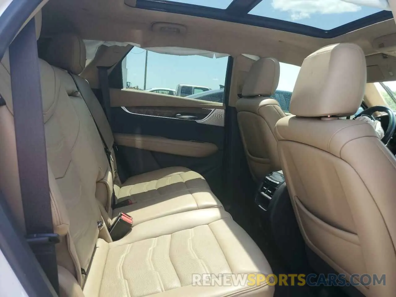 11 Photograph of a damaged car 1GYKNHRS3MZ203120 CADILLAC XT5 2021