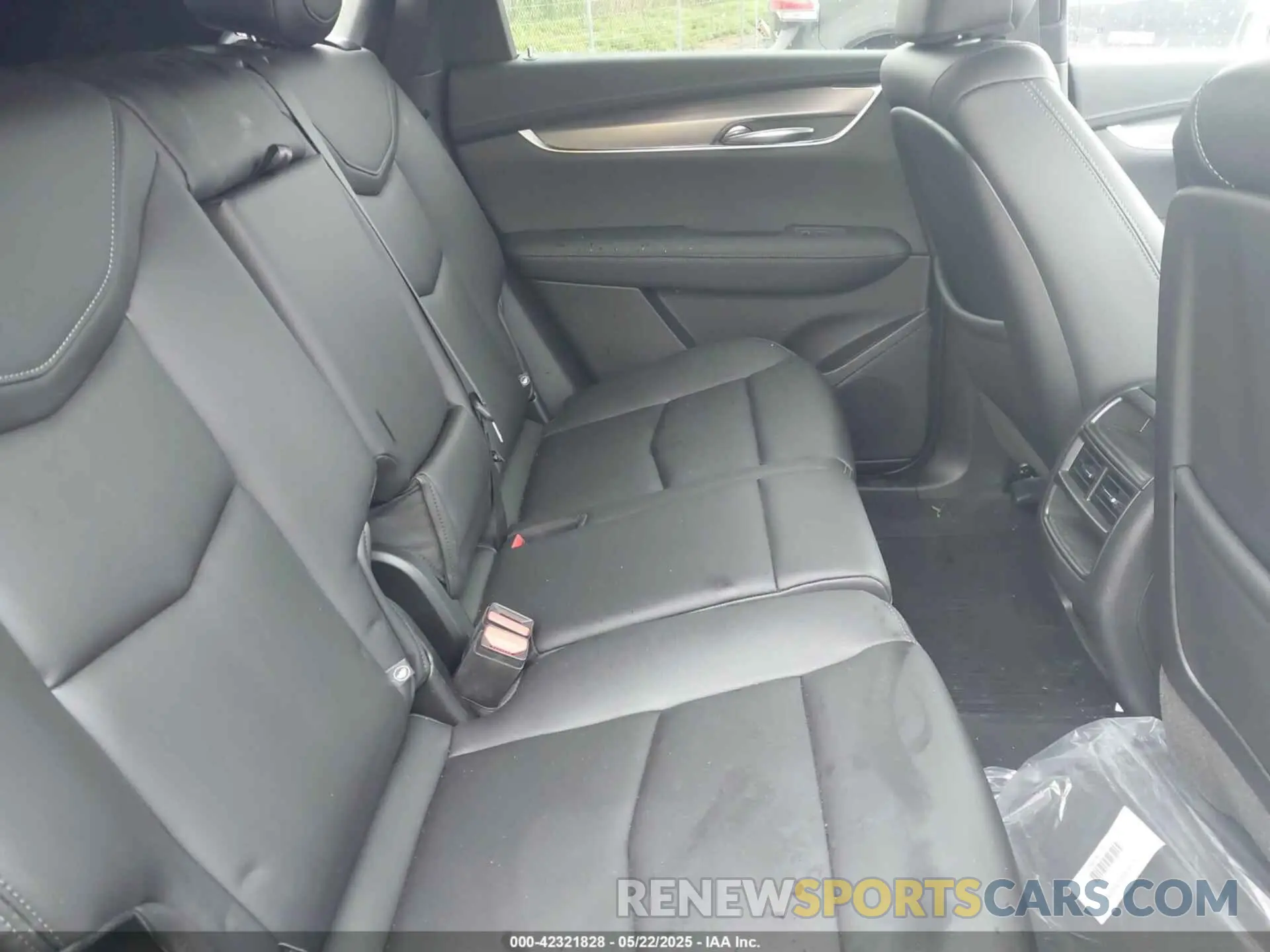 8 Фотография поврежденного автомобиля 1GYKNBR4XNZ113088 CADILLAC XT5 2022