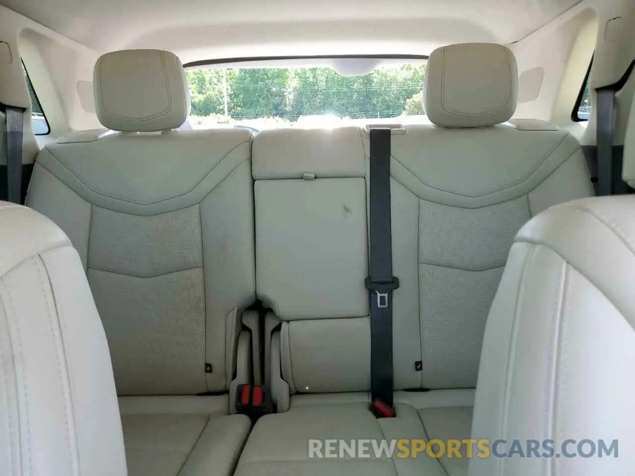 10 Photograph of a damaged car 1GYKNCR41NZ102731 CADILLAC XT5 2022