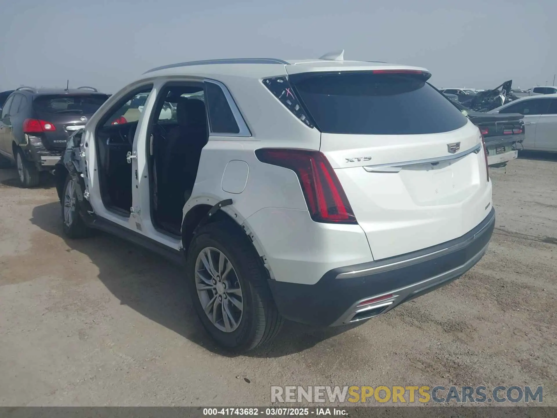 3 Photograph of a damaged car 1GYKNCR44NZ168240 CADILLAC XT5 2022