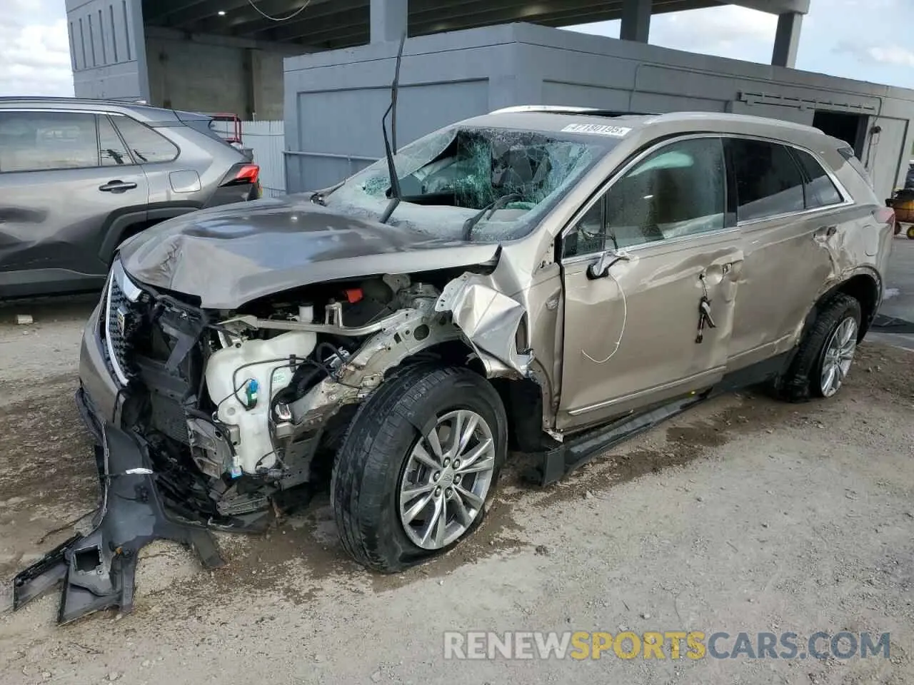1 Фотография поврежденного автомобиля 1GYKNCRS4NZ179429 CADILLAC XT5 2022