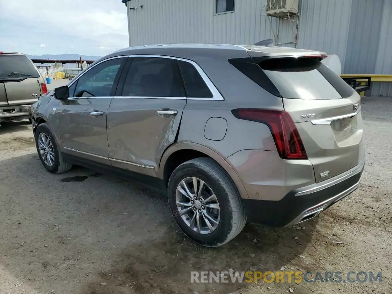 2 Фотография поврежденного автомобиля 1GYKNCRS9NZ180043 CADILLAC XT5 2022