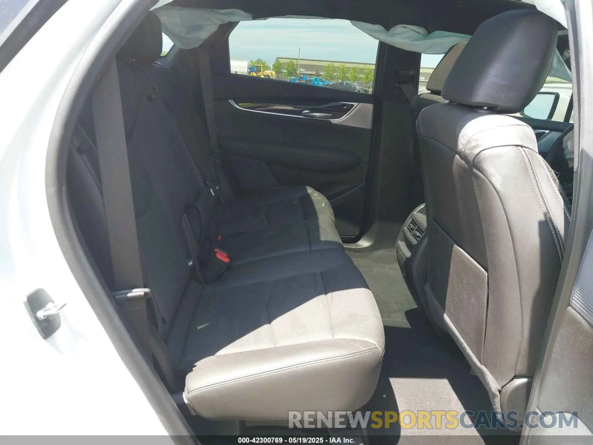 8 Фотография поврежденного автомобиля 1GYKNDRS7NZ155485 CADILLAC XT5 2022