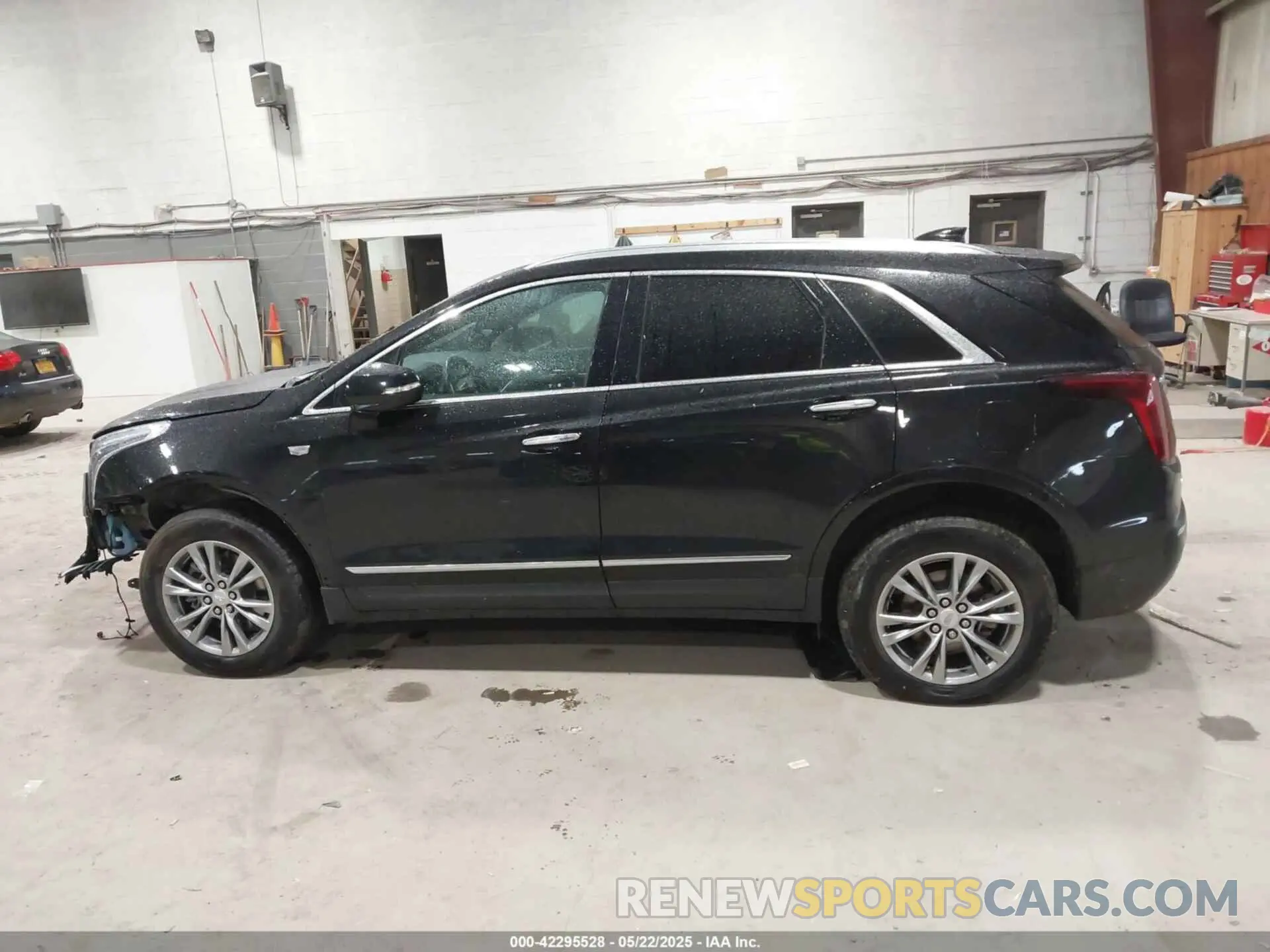 14 Photograph of a damaged car 1GYKNDRS8NZ163725 CADILLAC XT5 2022