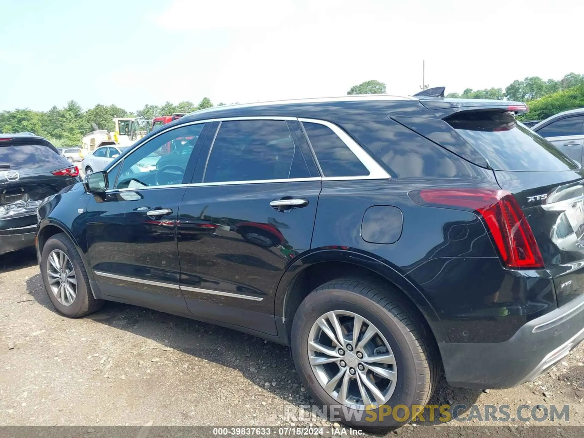 14 Photograph of a damaged car 1GYKNDRS9NZ153897 CADILLAC XT5 2022
