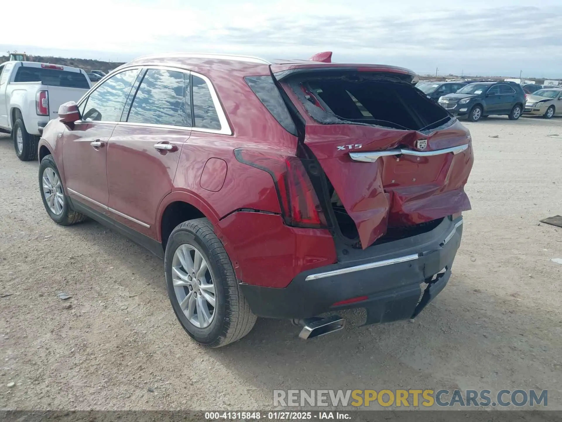 3 Photograph of a damaged car 1GYKNAR42PZ147121 CADILLAC XT5 2023