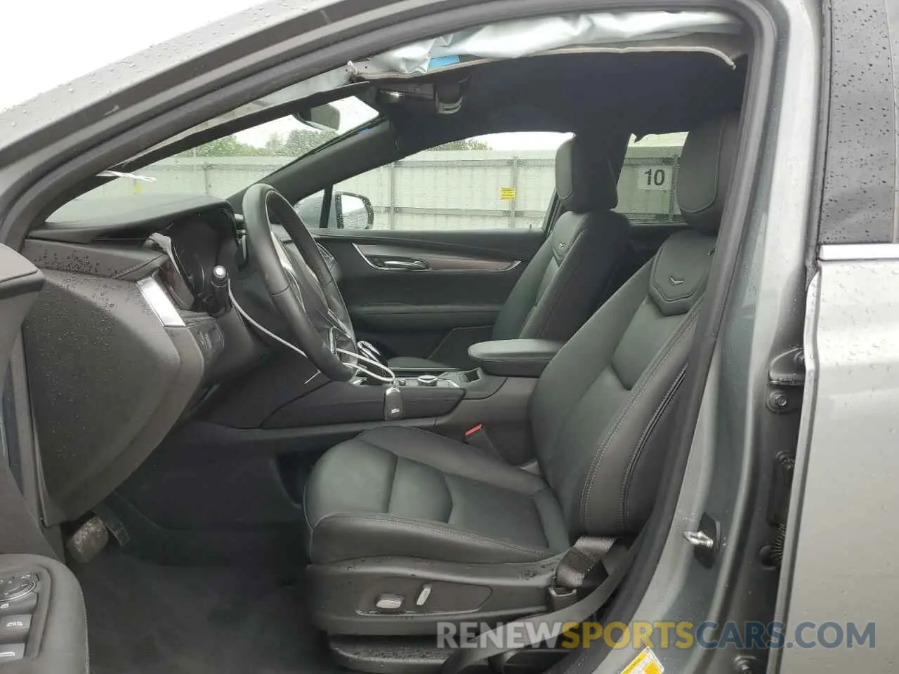 7 Photograph of a damaged car 1GYKNAR47PZ144988 CADILLAC XT5 2023