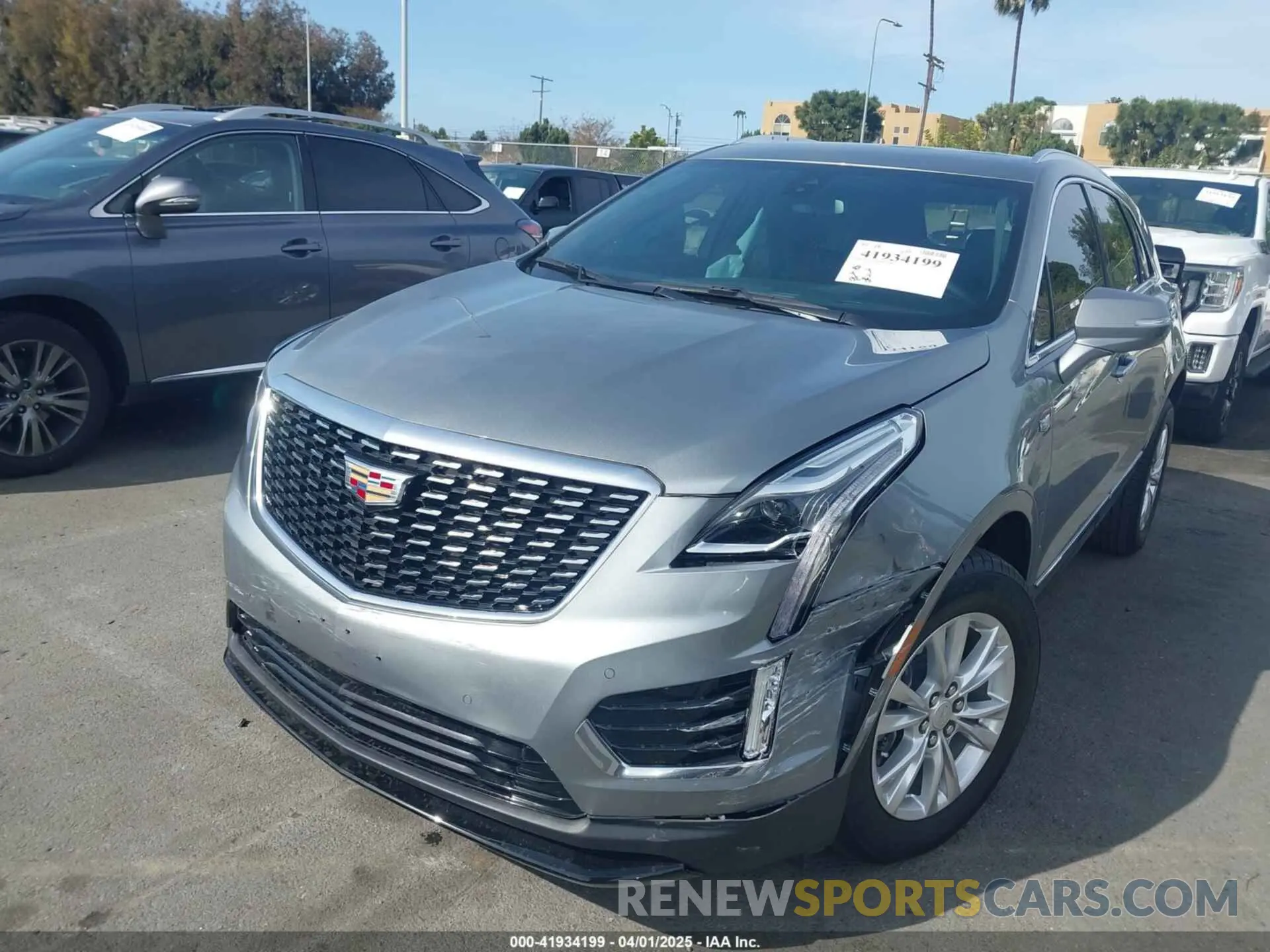 2 Фотография поврежденного автомобиля 1GYKNAR49PZ137556 CADILLAC XT5 2023