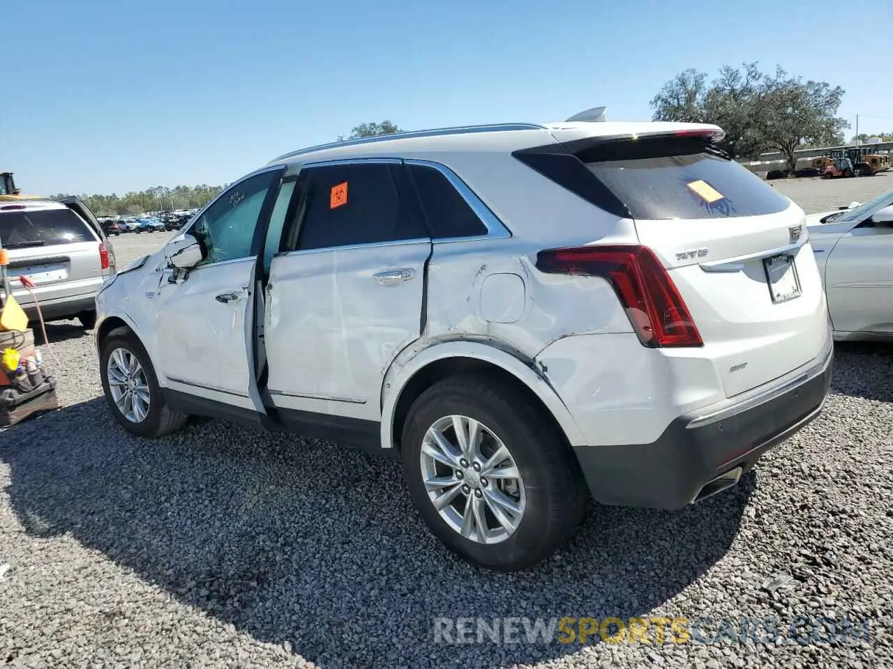 2 Фотография поврежденного автомобиля 1GYKNBR43PZ195913 CADILLAC XT5 2023