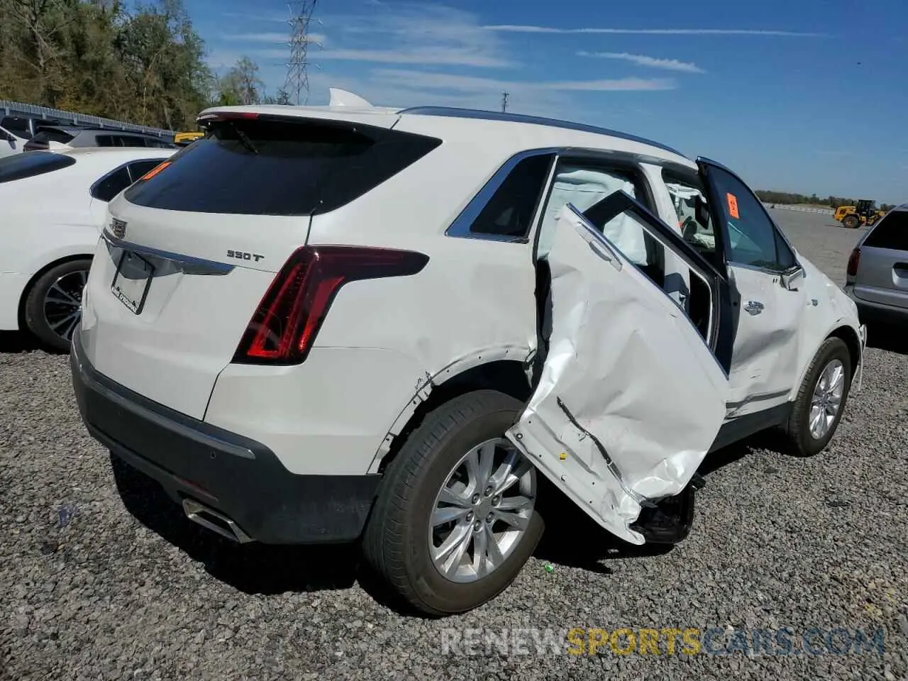 3 Фотография поврежденного автомобиля 1GYKNBR43PZ195913 CADILLAC XT5 2023