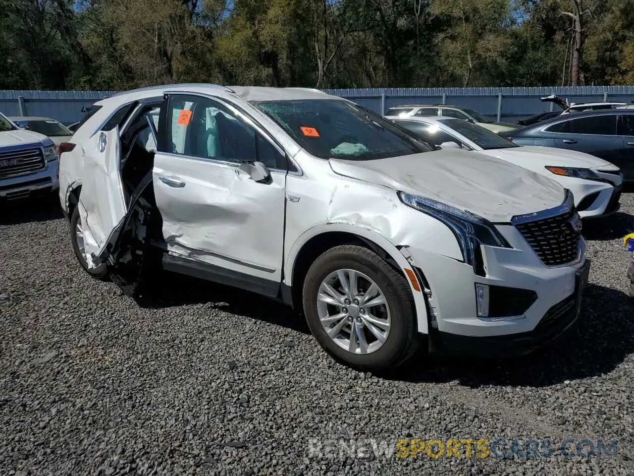 4 Фотография поврежденного автомобиля 1GYKNBR43PZ195913 CADILLAC XT5 2023