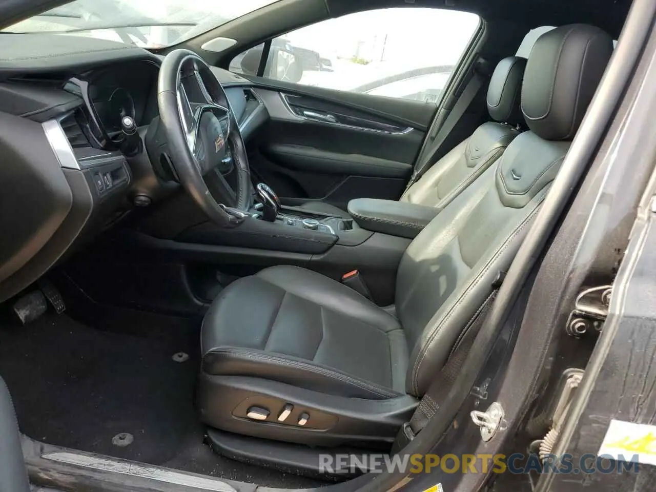 7 Photograph of a damaged car 1GYKNCRS0PZ173923 CADILLAC XT5 2023