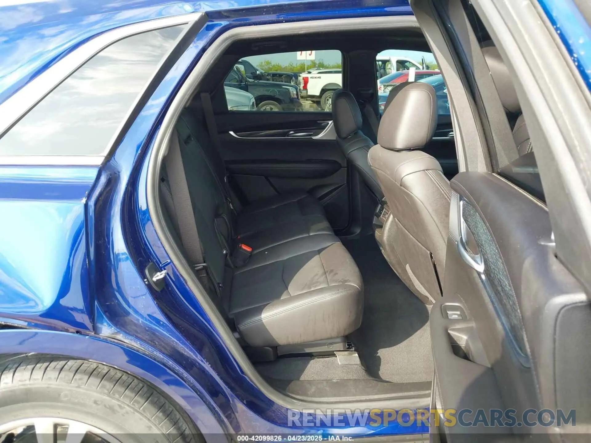 8 Фотография поврежденного автомобиля 1GYKNCRS4PZ151486 CADILLAC XT5 2023
