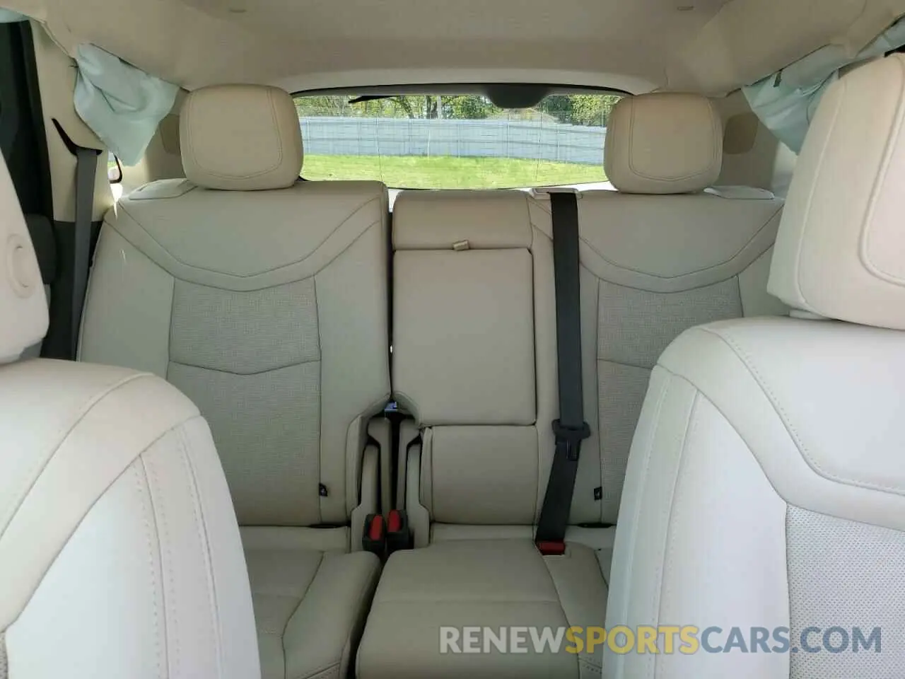 10 Photograph of a damaged car 1GYKNCRS5PZ173626 CADILLAC XT5 2023