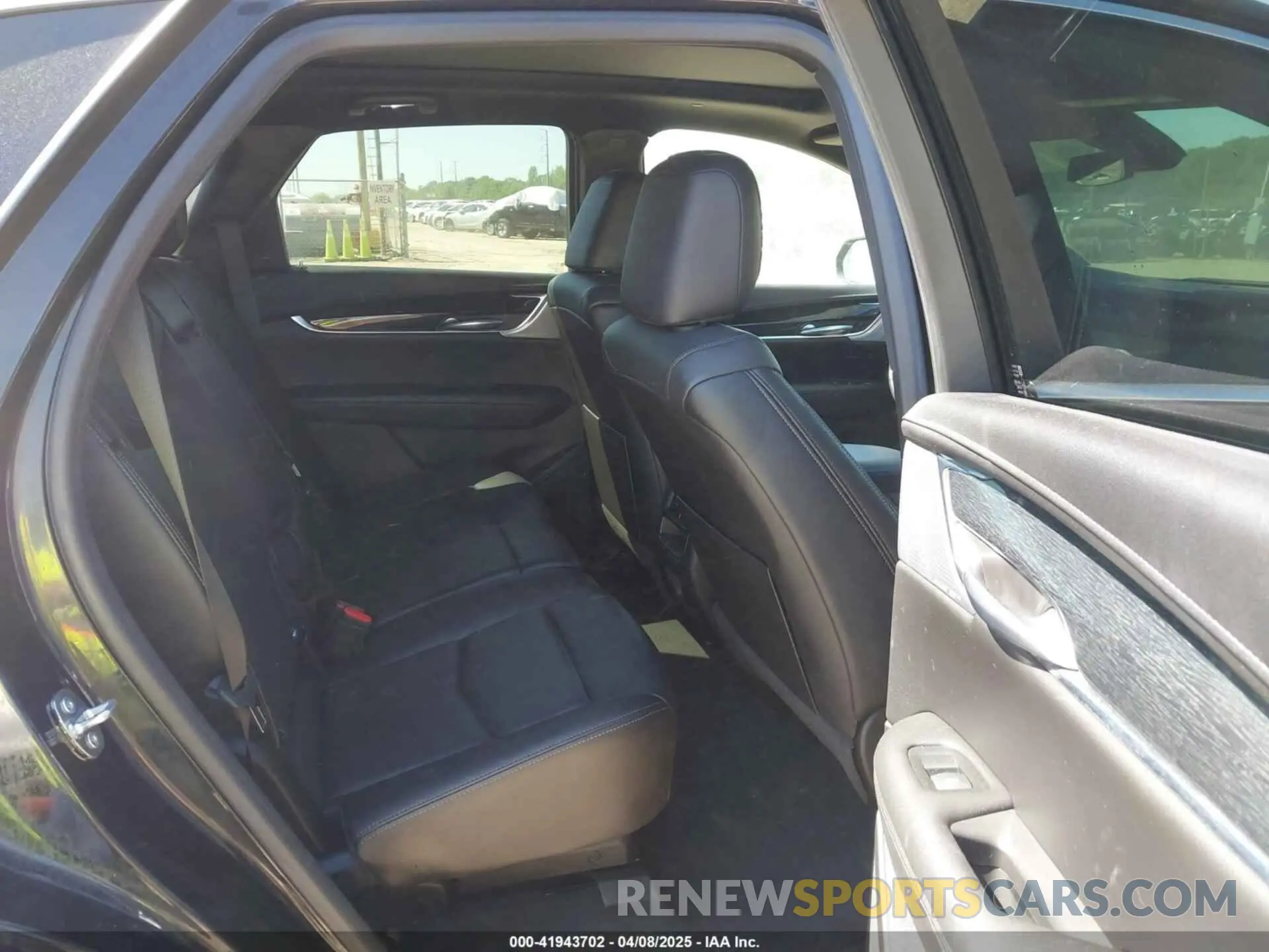8 Фотография поврежденного автомобиля 1GYKNCRSXPZ147605 CADILLAC XT5 2023