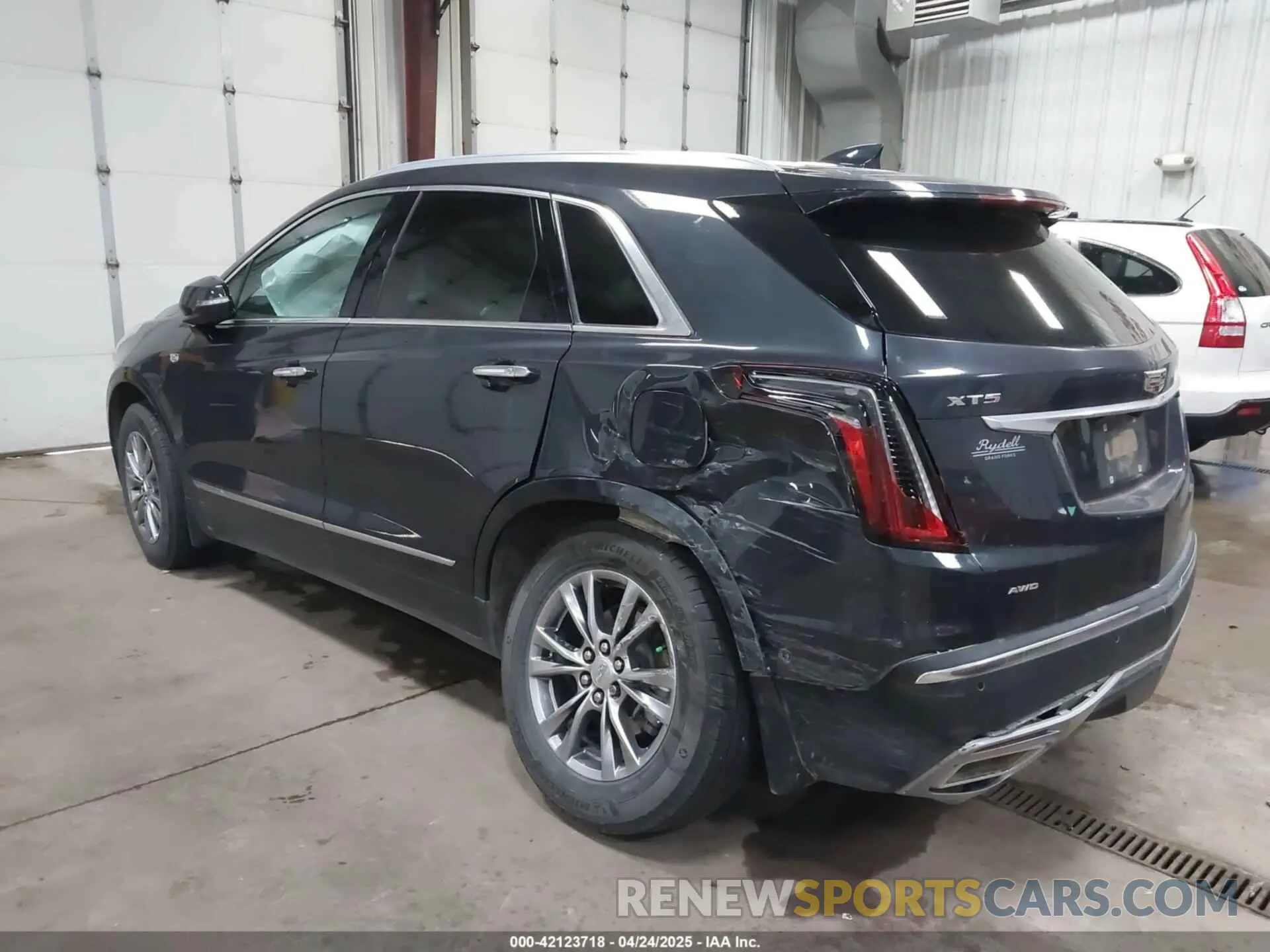 3 Фотография поврежденного автомобиля 1GYKNDRS2PZ122350 CADILLAC XT5 2023