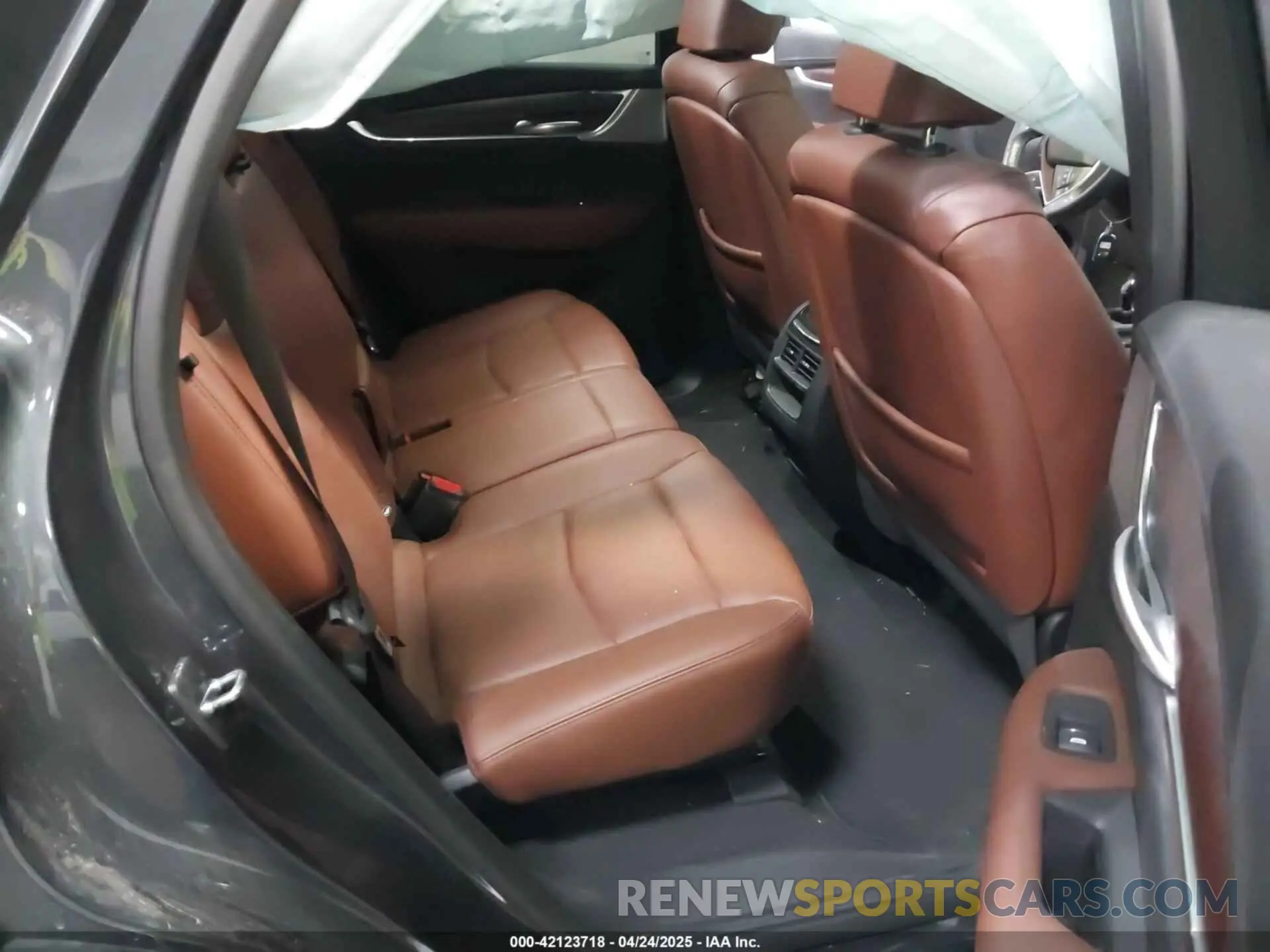 8 Фотография поврежденного автомобиля 1GYKNDRS2PZ122350 CADILLAC XT5 2023