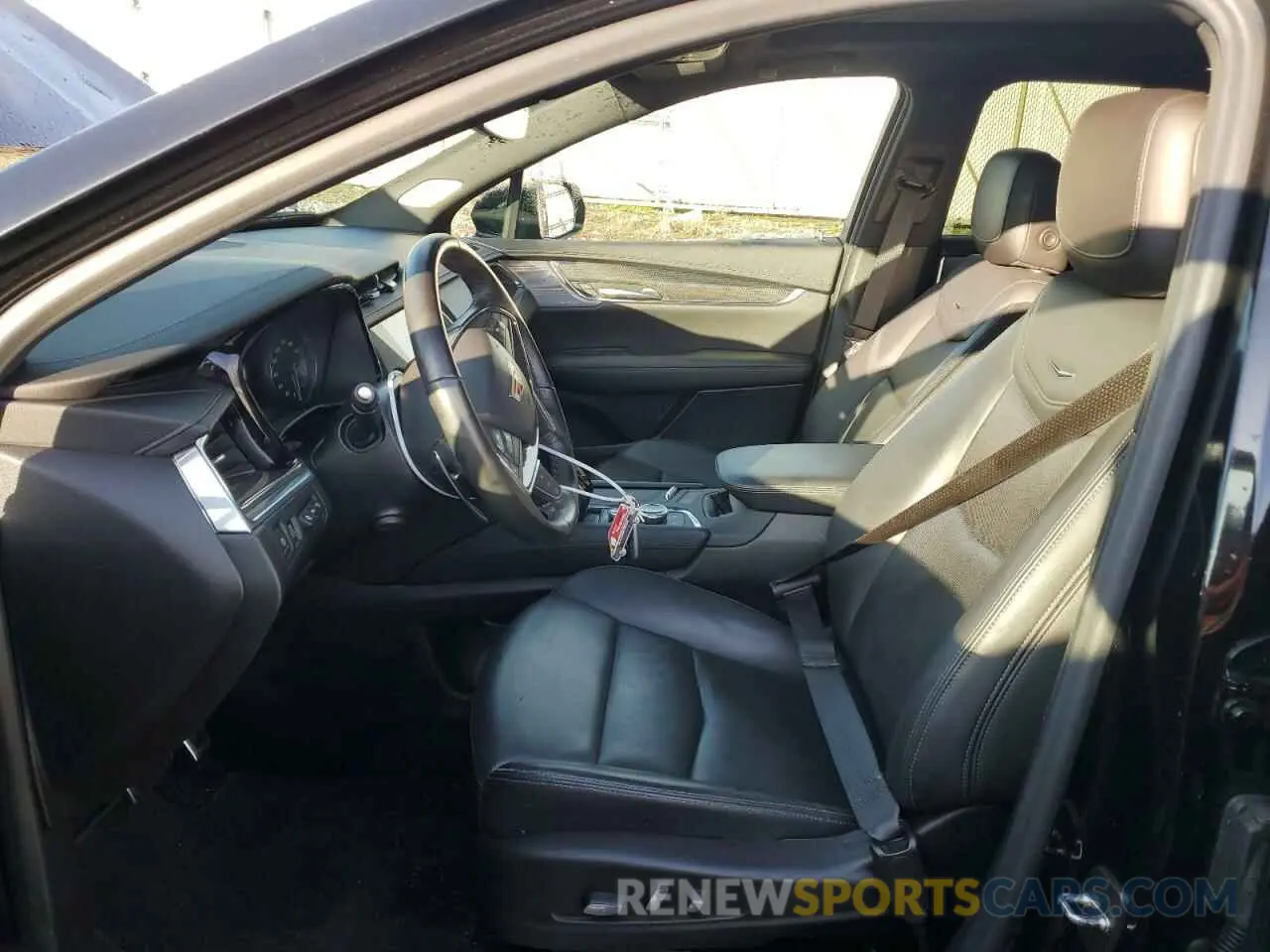 7 Фотография поврежденного автомобиля 1GYKNGRS6PZ131182 CADILLAC XT5 2023