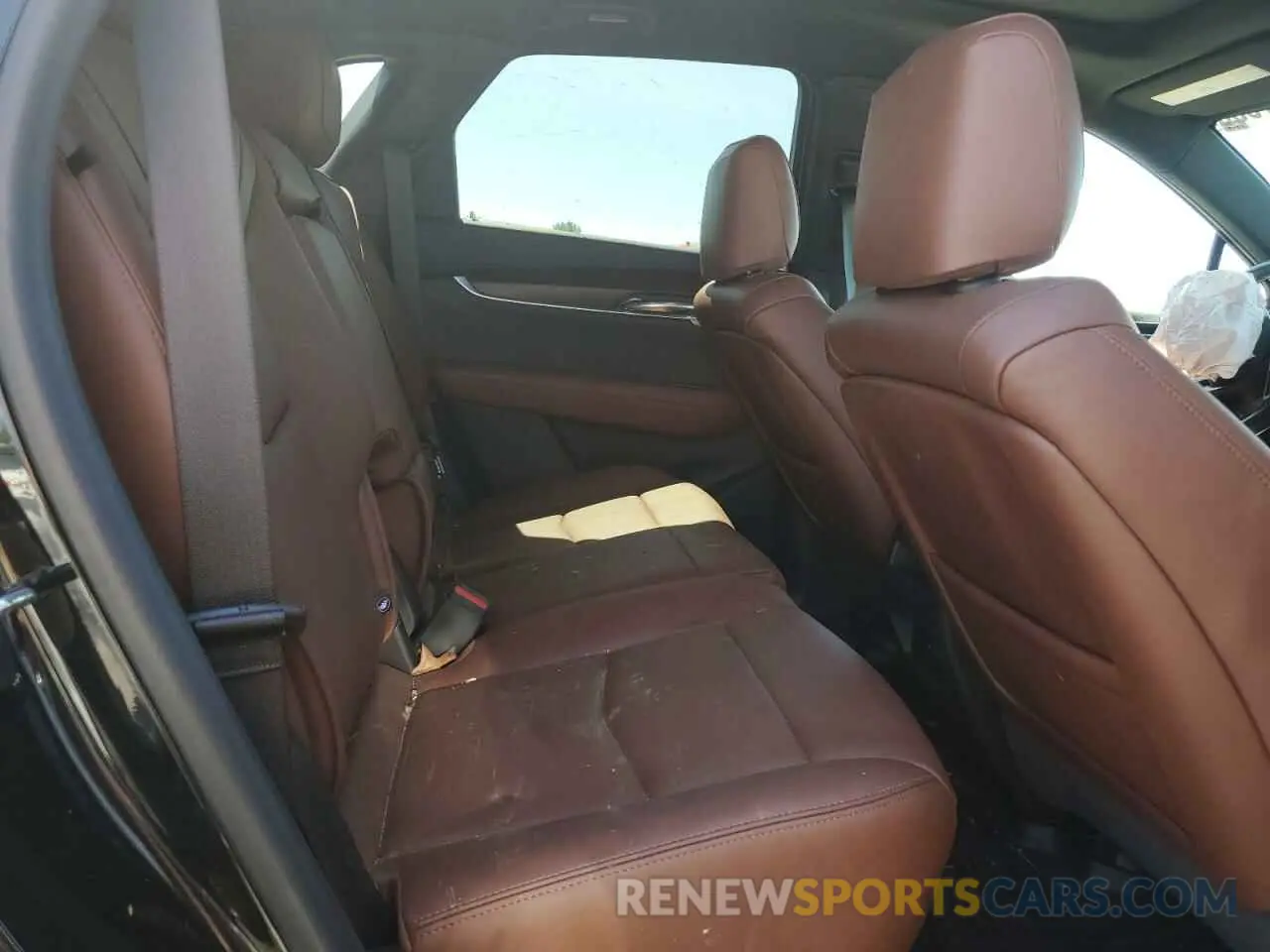 11 Photograph of a damaged car 1GYKNGRS8PZ100581 CADILLAC XT5 2023
